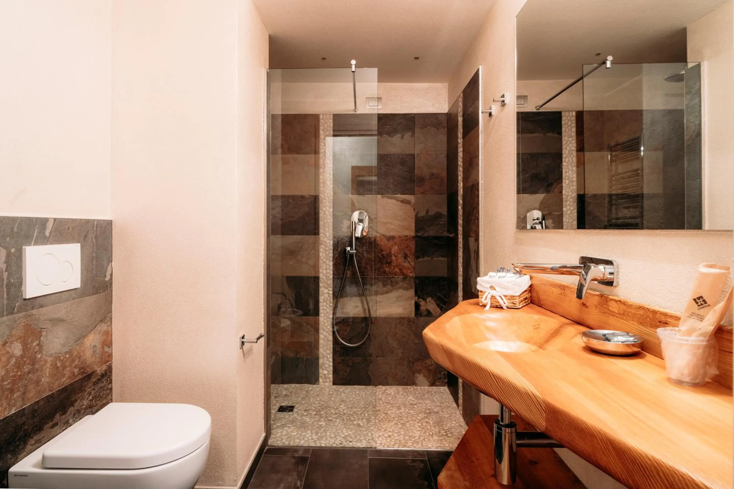 Shower in Serendipity Hotel