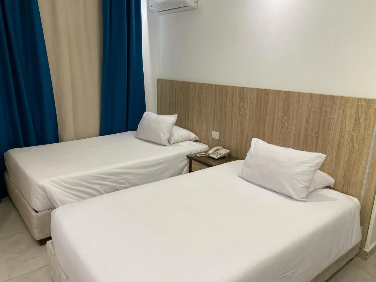 TV and multimedia, Bed in Golden Carven Hotel