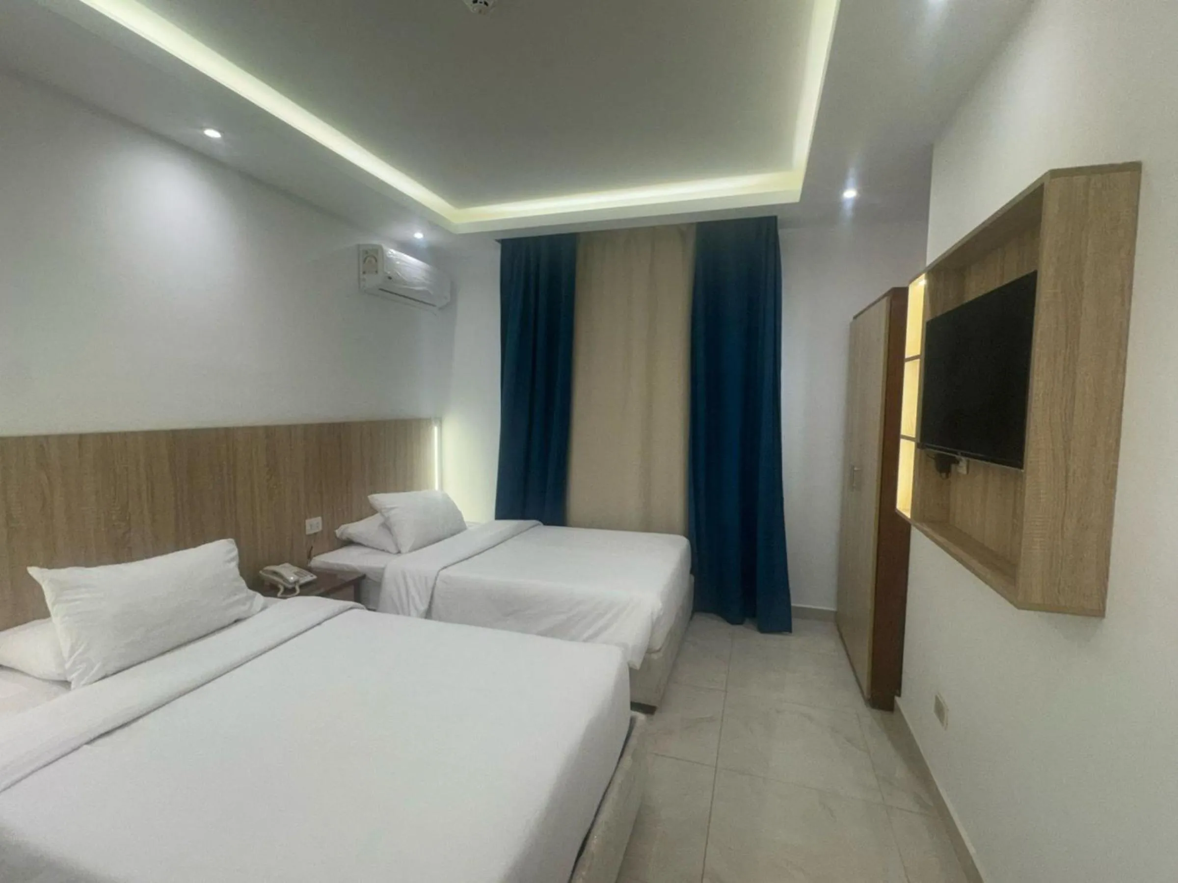 Bed in Golden Carven Hotel