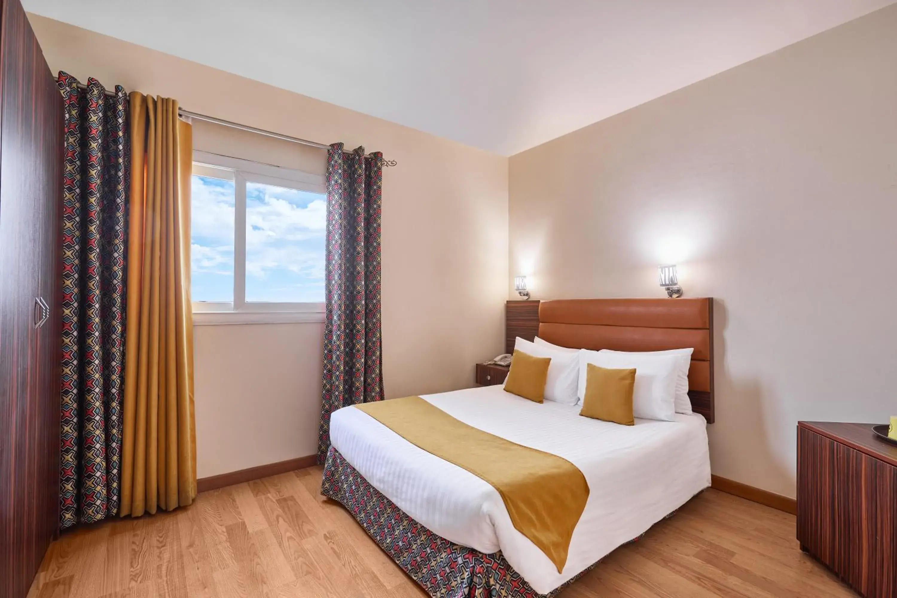 Standard Queen Room - single occupancy in Golden Carven Hotel Standard Queen Room - single occupancy in Golden Carven Hotel