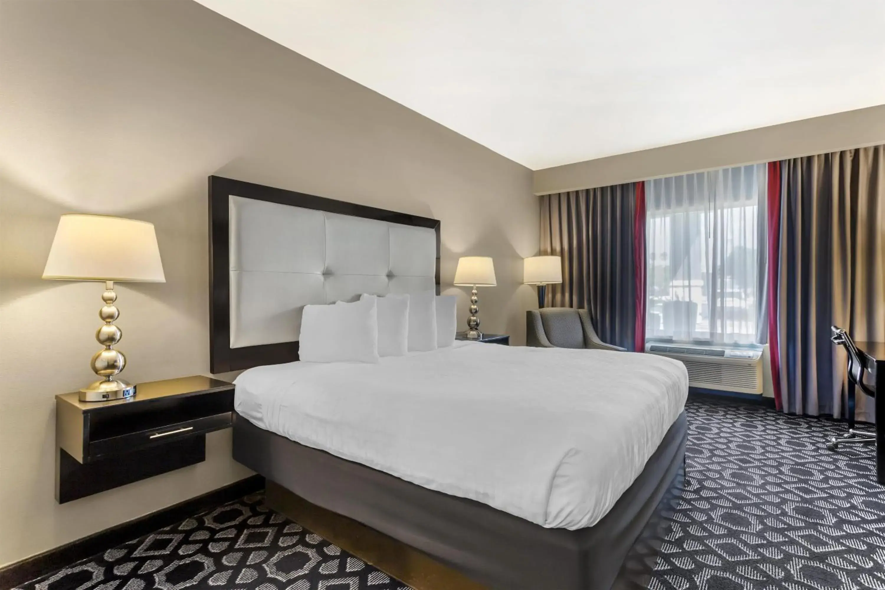 Bedroom, Bed in Best Western Plus Laredo Inn & Suites Bedroom, Bed in Best Western Plus Laredo Inn & Suites