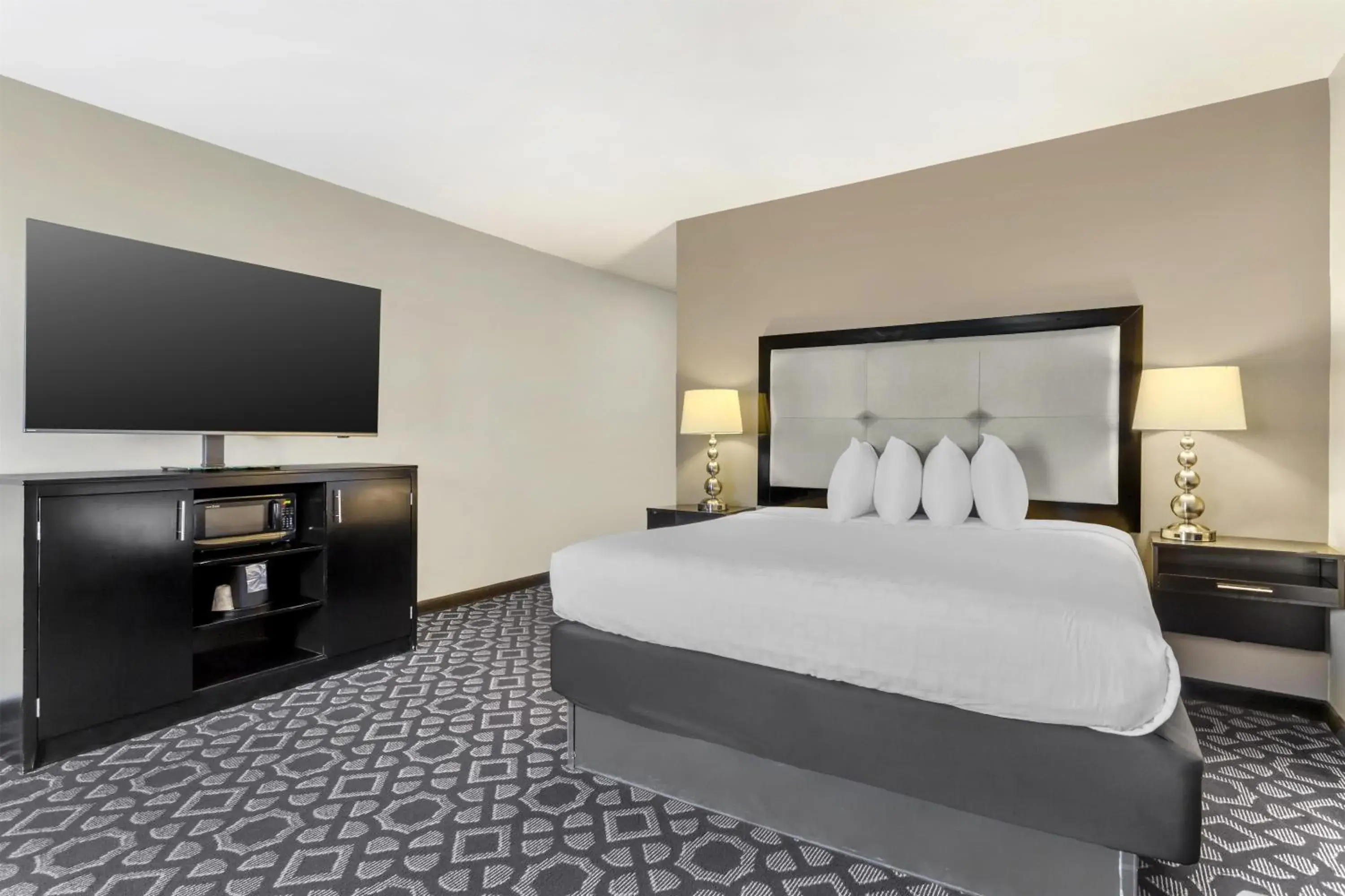 Bedroom, Bed in Best Western Plus Laredo Inn & Suites Bedroom, Bed in Best Western Plus Laredo Inn & Suites