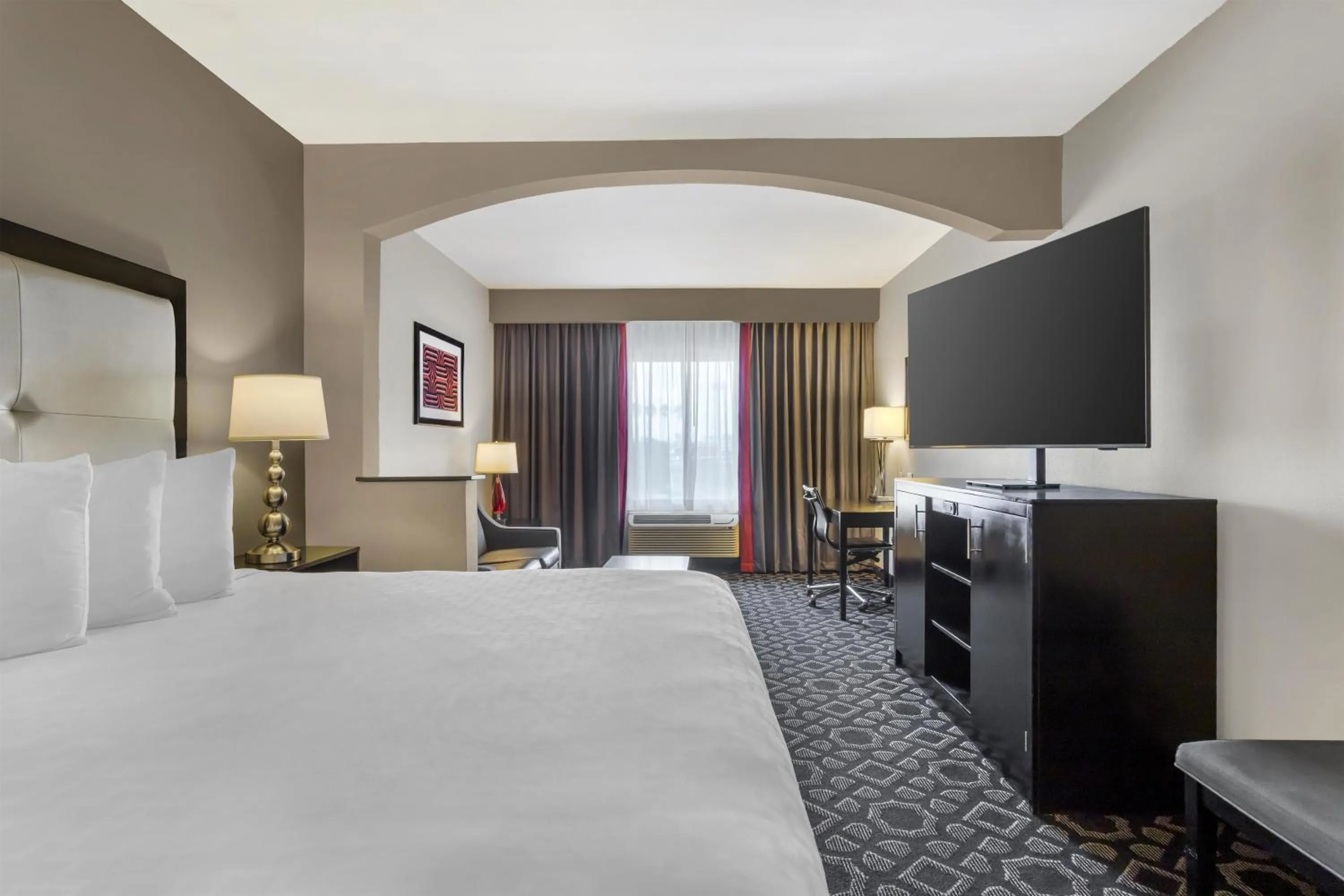 Photo of the whole room, Bed in Best Western Plus Laredo Inn & Suites