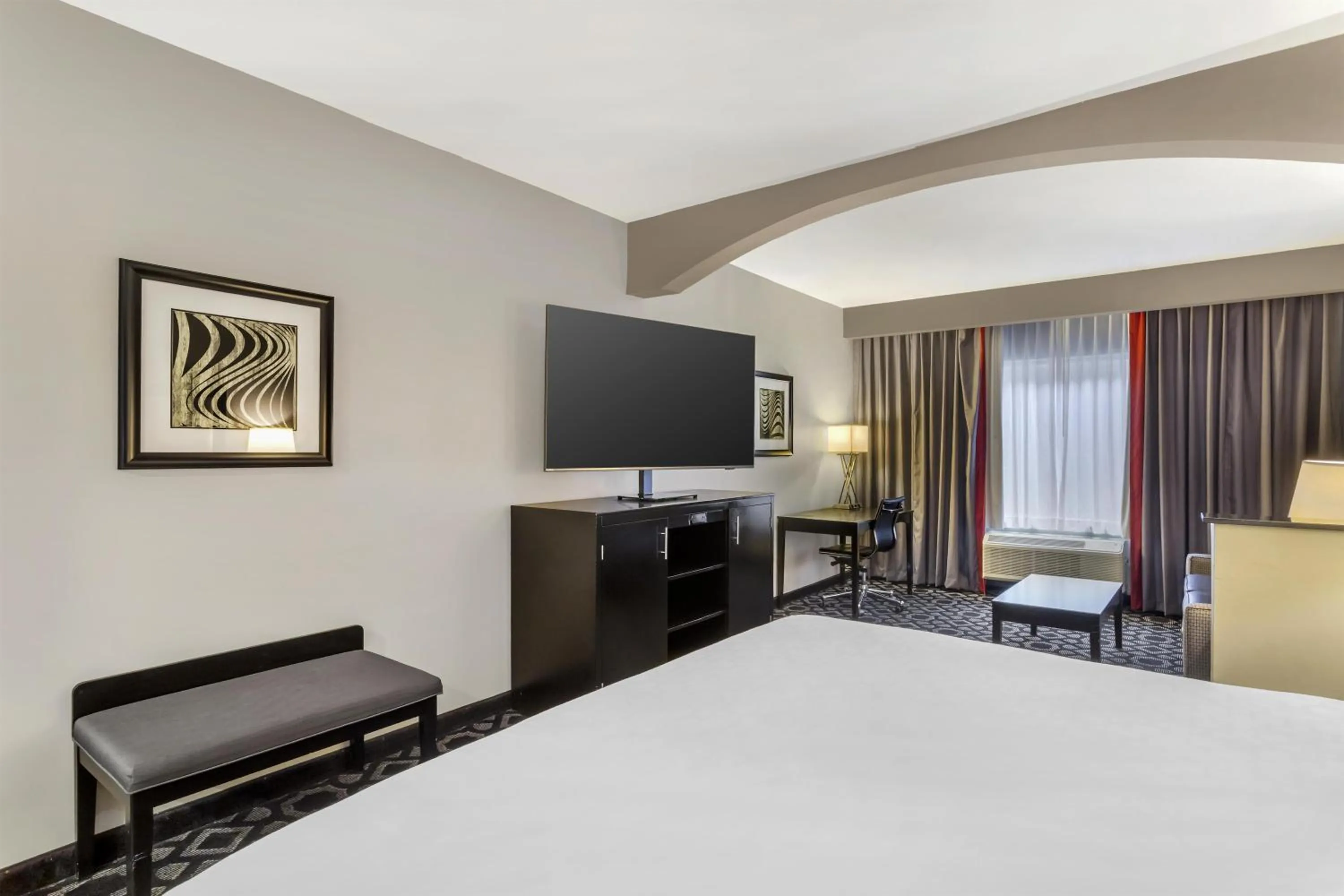 Photo of the whole room, Bed in Best Western Plus Laredo Inn & Suites