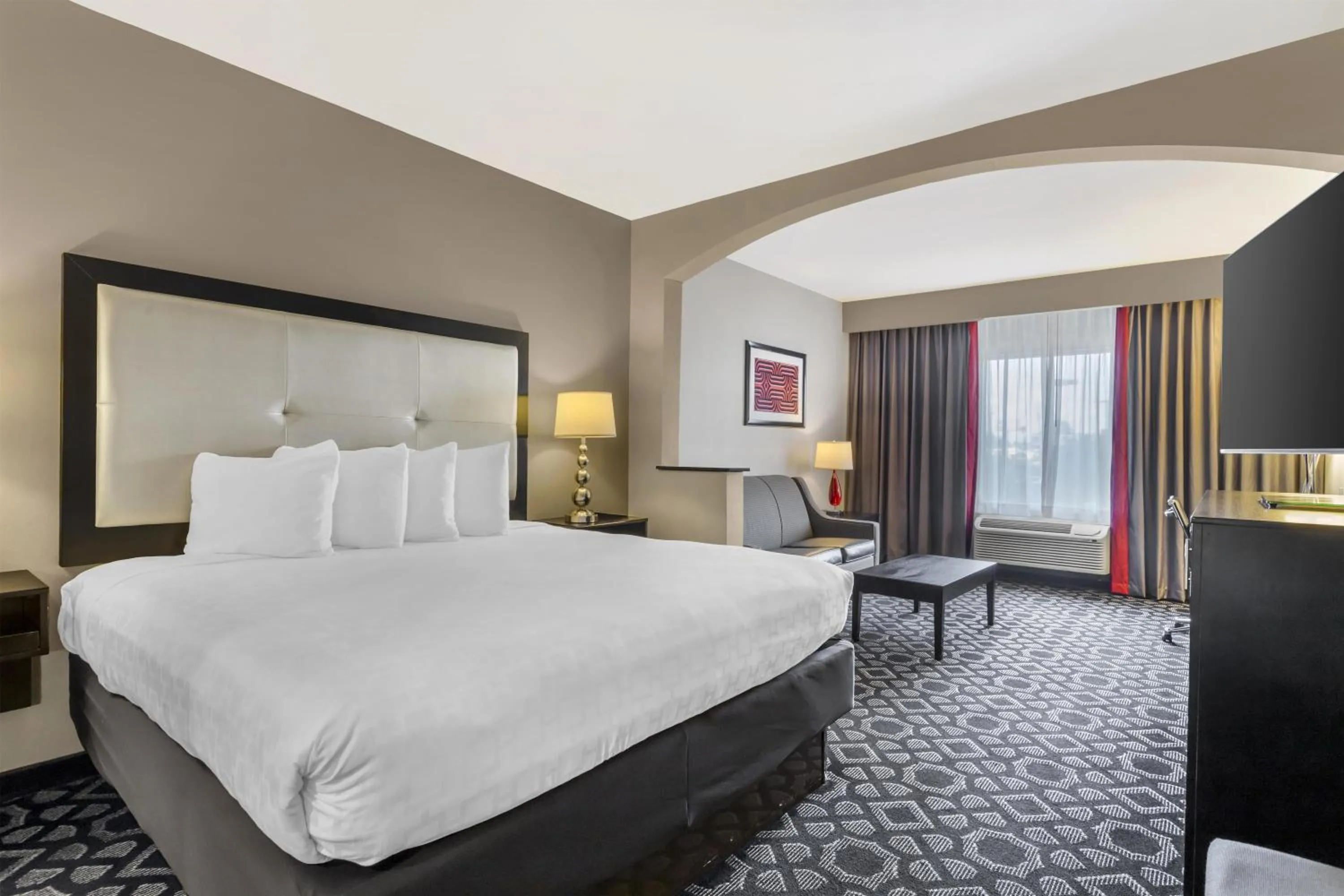 Photo of the whole room, Bed in Best Western Plus Laredo Inn & Suites