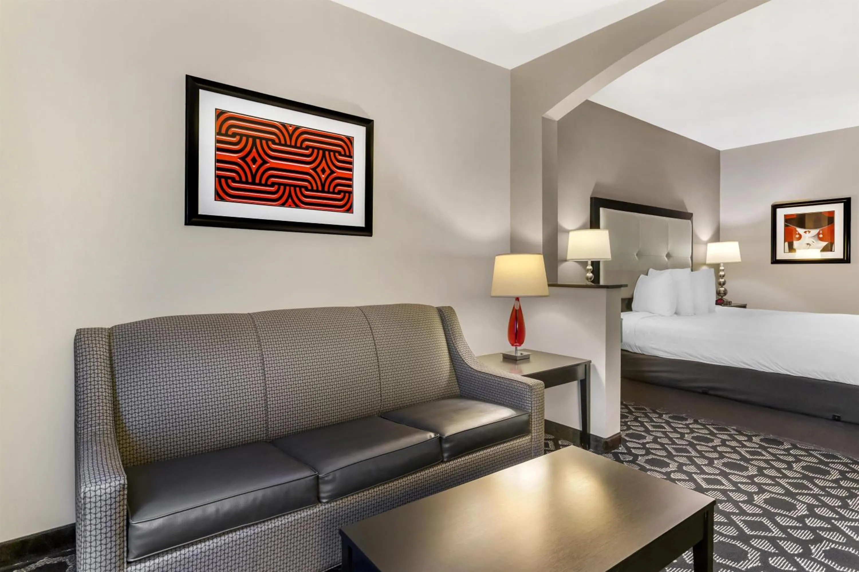 Living room, Bed in Best Western Plus Laredo Inn & Suites