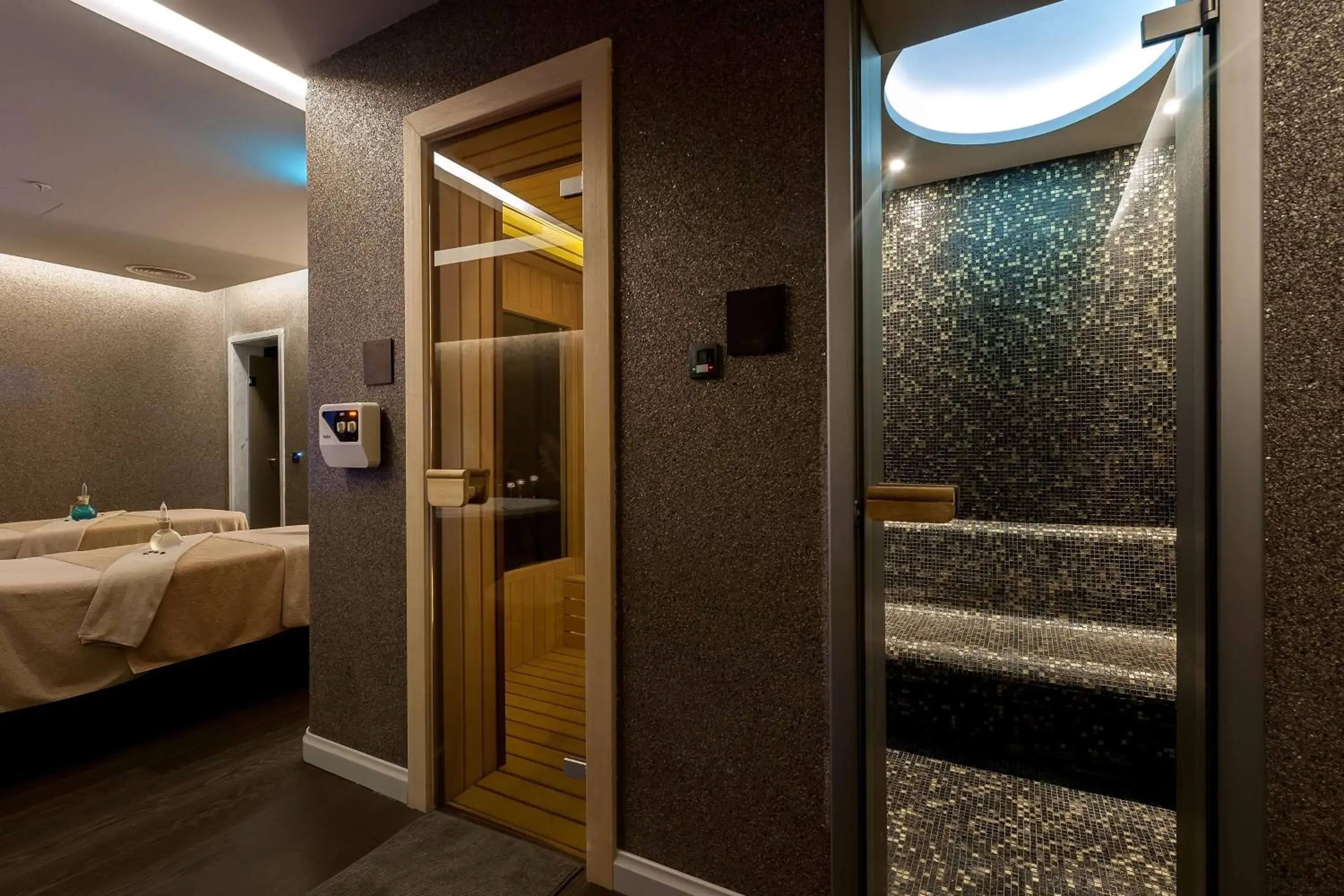 Spa and wellness centre/facilities, Bed in Radisson Blu Hotel Istanbul Ottomare Spa and wellness centre/facilities, Bed in Radisson Blu Hotel Istanbul Ottomare