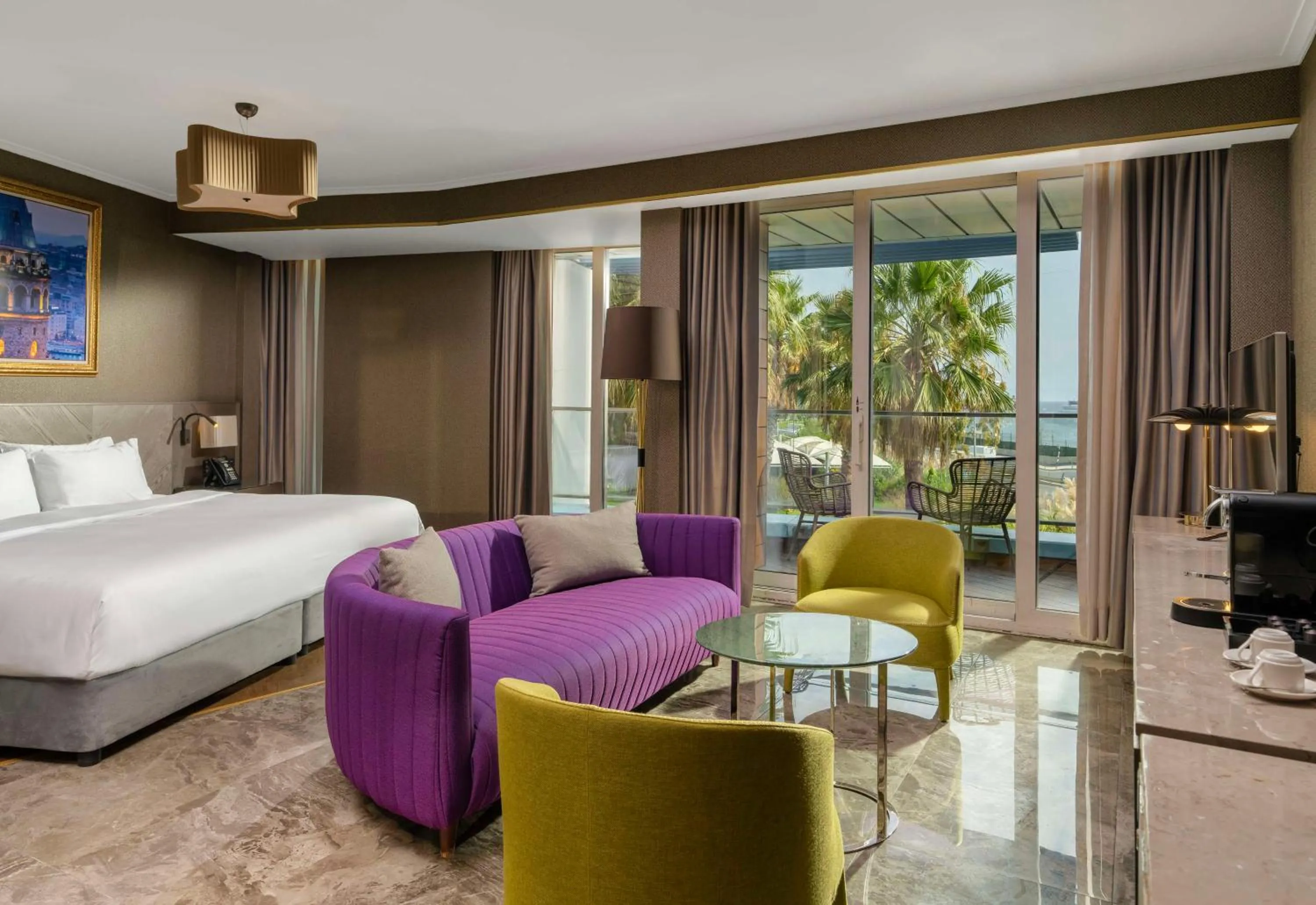 Photo of the whole room, Bed in Radisson Blu Hotel Istanbul Ottomare