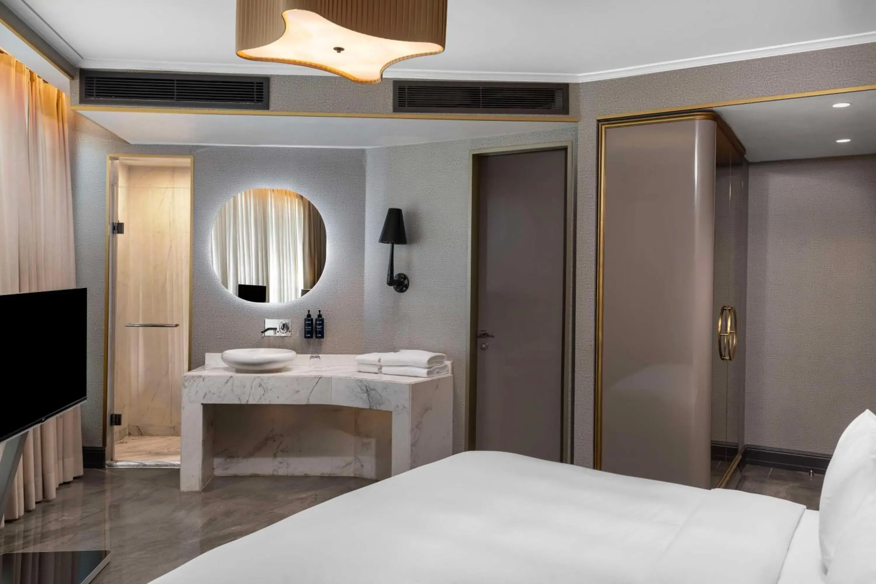 Bedroom, Bed in Radisson Blu Hotel Istanbul Ottomare Bedroom, Bed in Radisson Blu Hotel Istanbul Ottomare