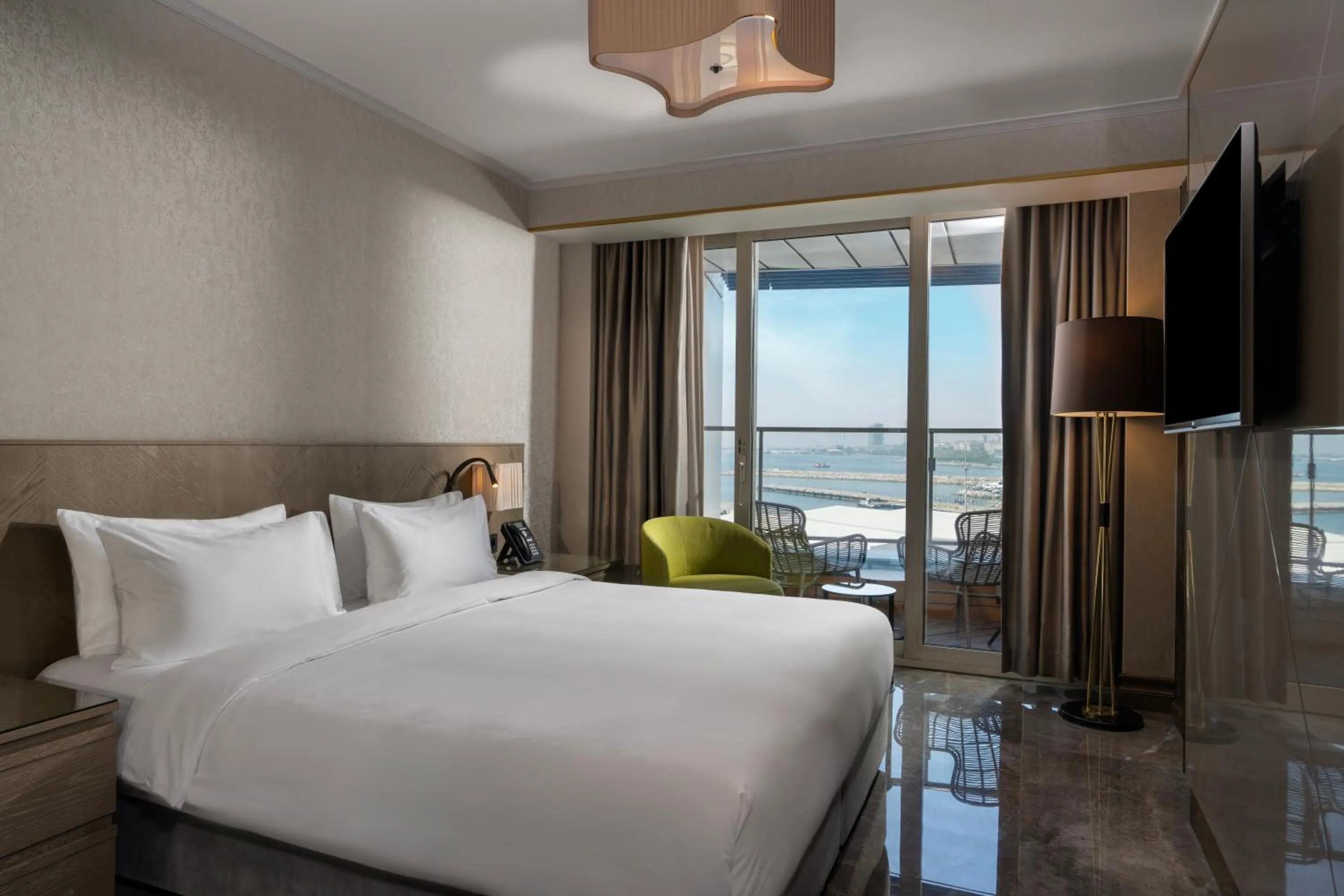 Bed in Radisson Blu Hotel Istanbul Ottomare