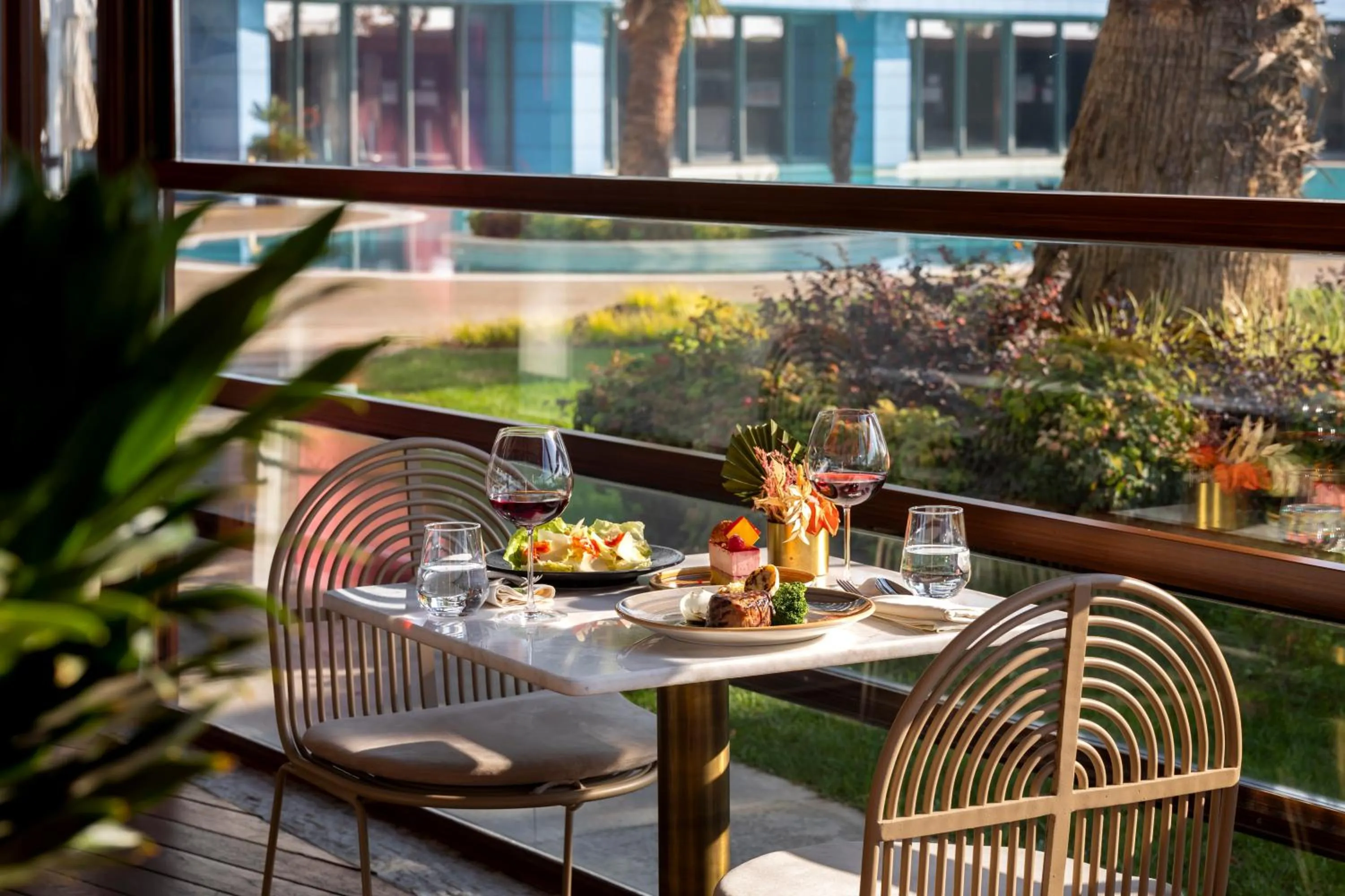 Food and drinks in Radisson Blu Hotel Istanbul Ottomare