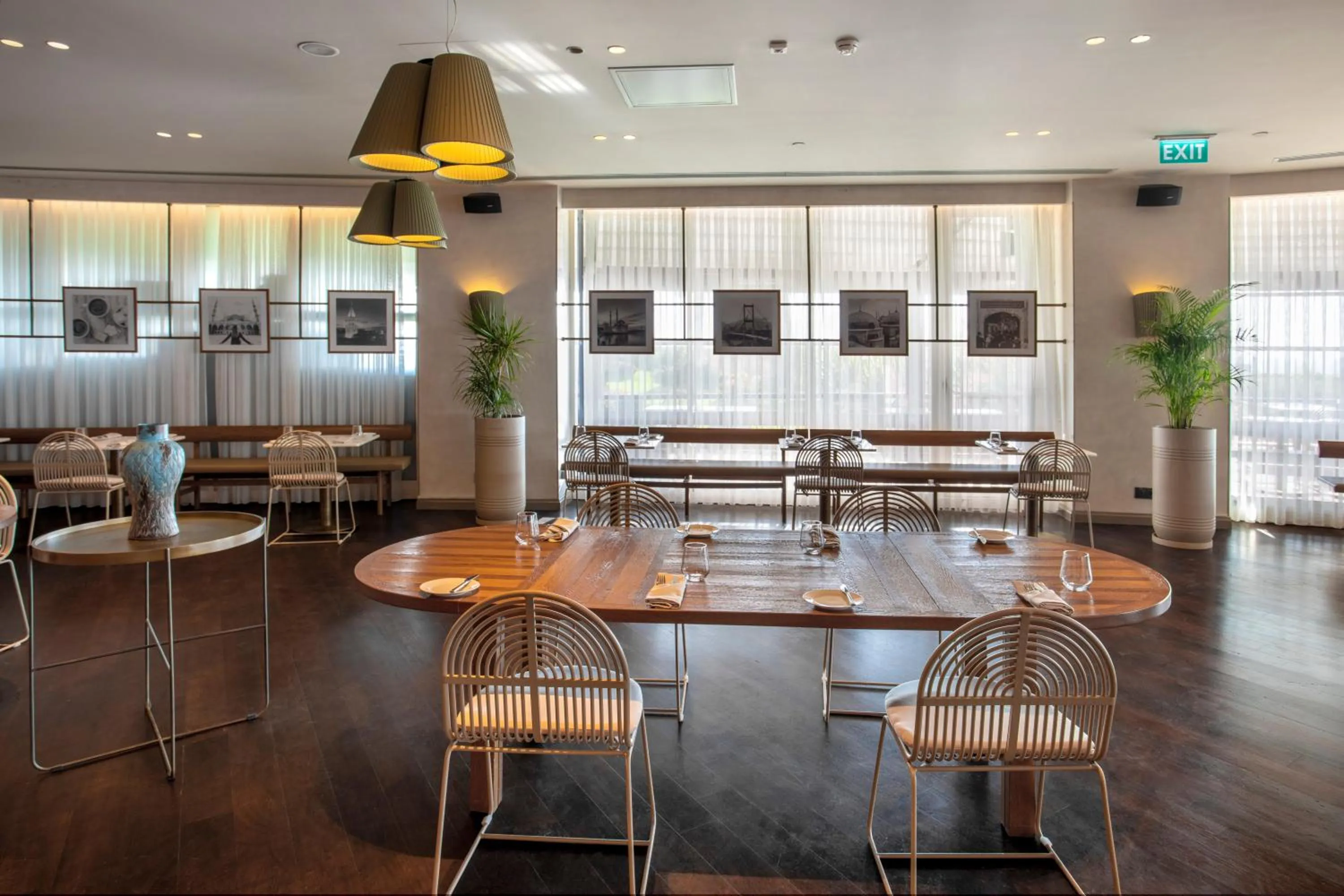 Restaurant/places to eat in Radisson Blu Hotel Istanbul Ottomare
