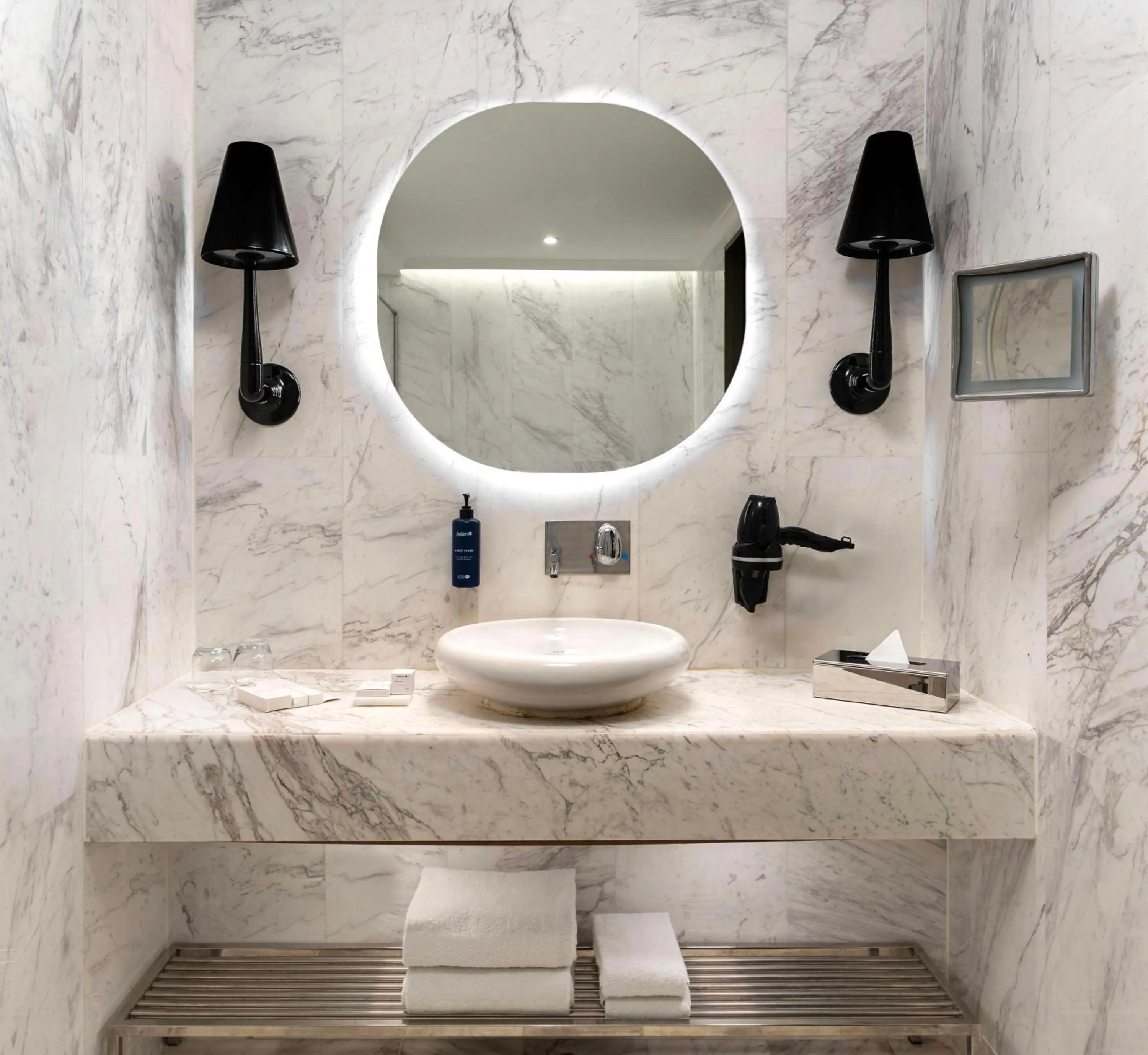 Bathroom in Radisson Blu Hotel Istanbul Ottomare
