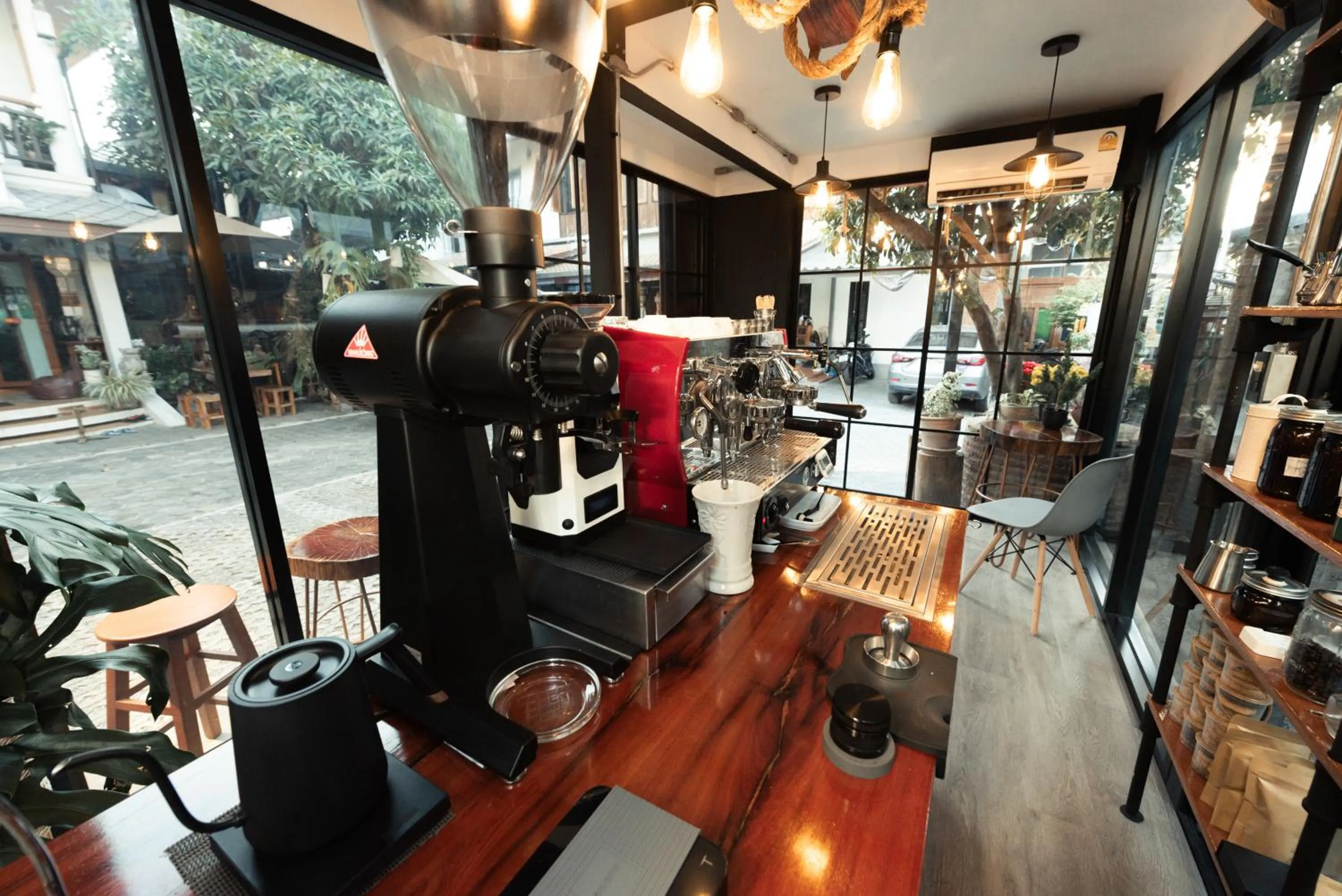 Coffee/tea facilities in Gordnuea Boutique House