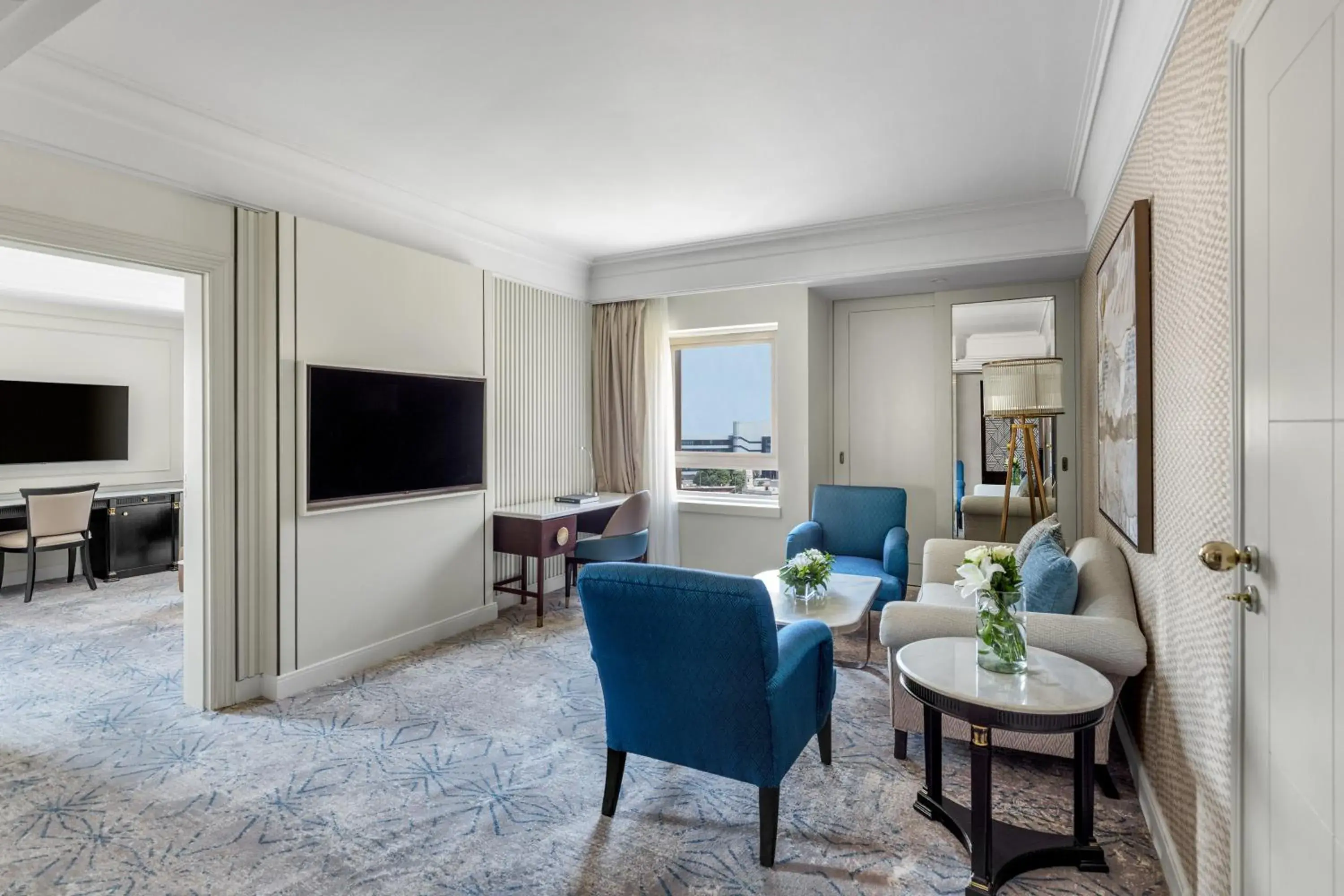 Living room in Intercontinental Cairo Citystars by IHG Living room in Intercontinental Cairo Citystars by IHG