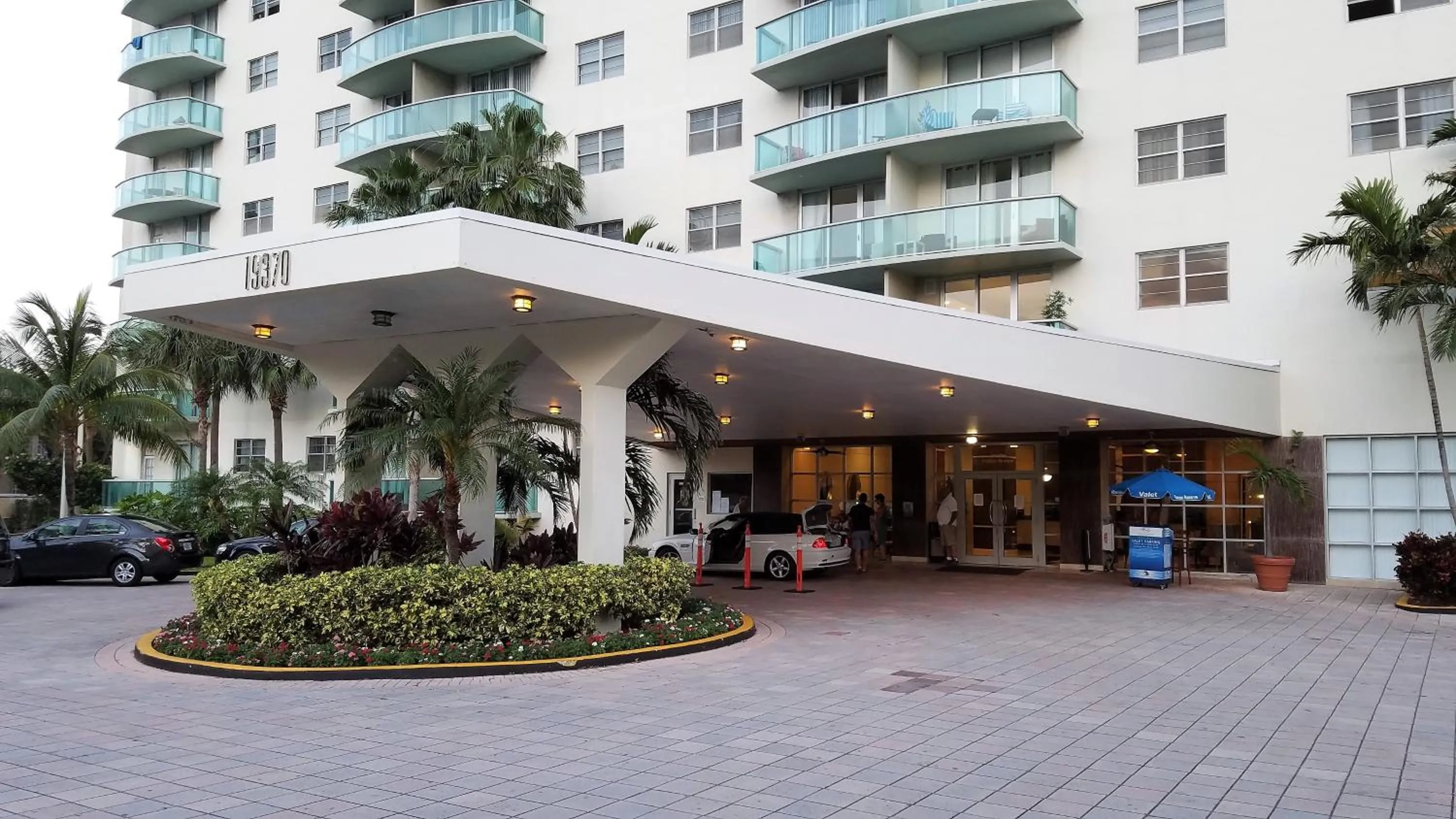 Facade/entrance in Penthouse Ocean Reserve