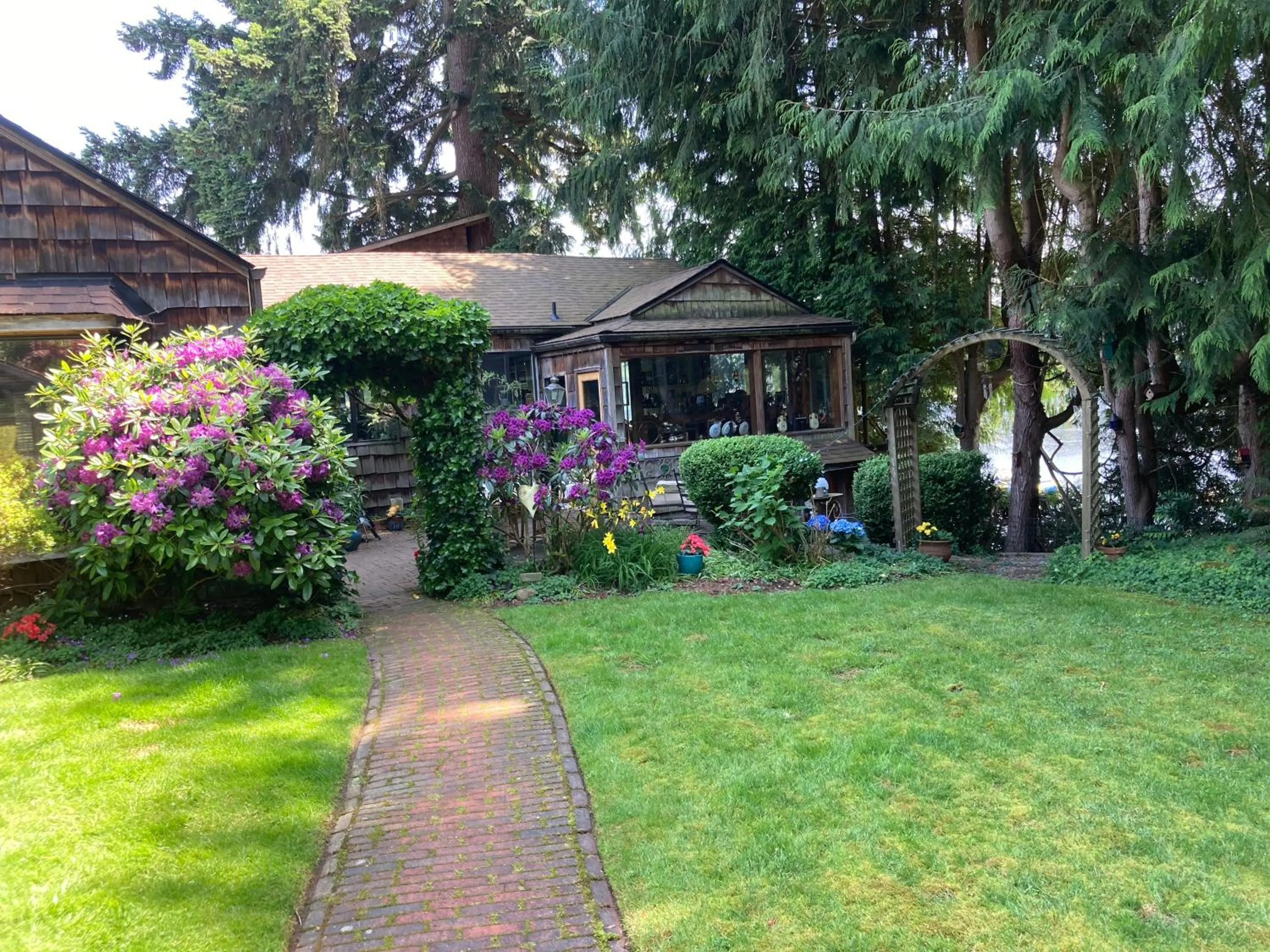 Natural landscape in Cottage Lake Bed and Breakfast