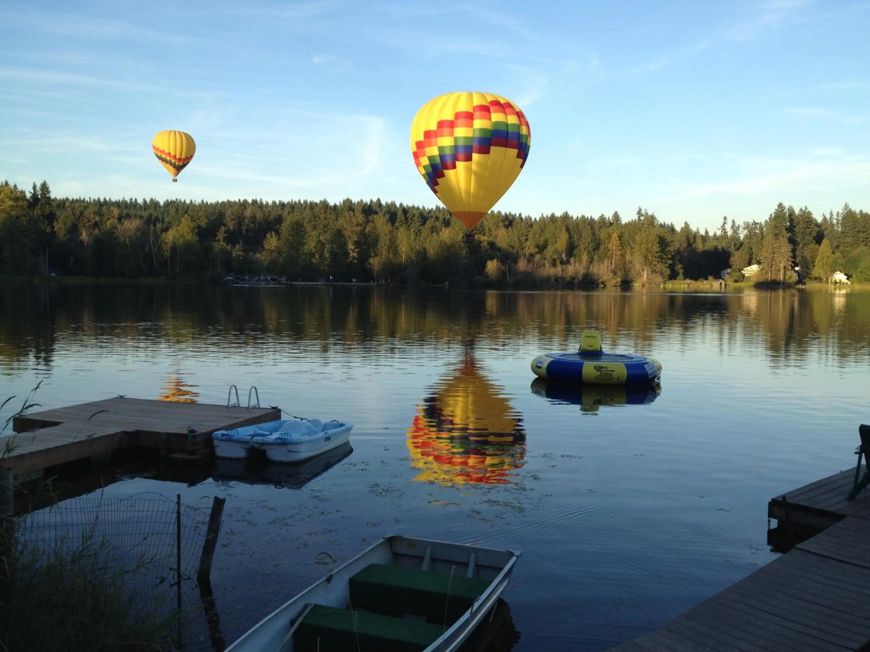 Lake view in Cottage Lake Bed and Breakfast