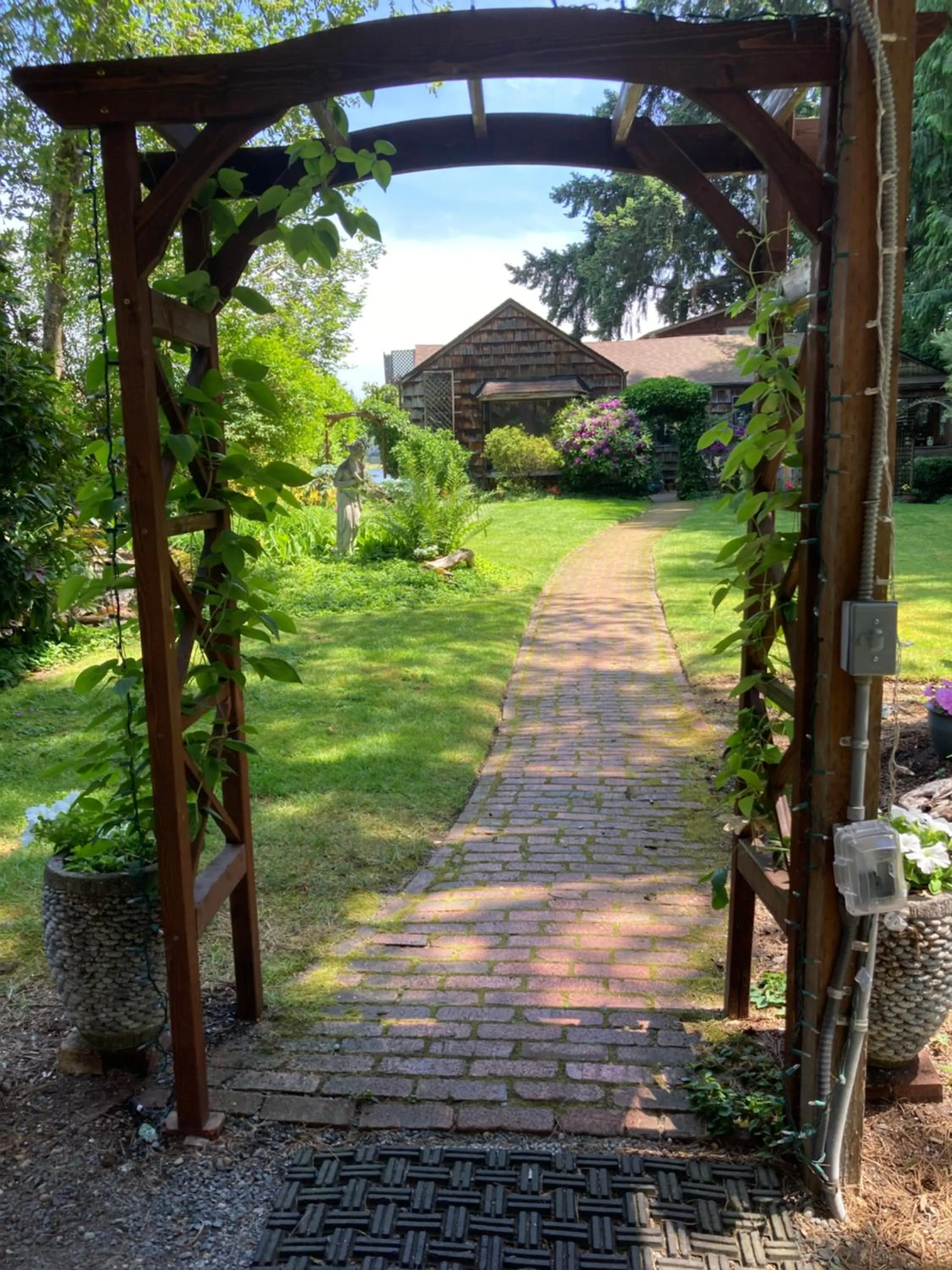 Cottage Lake Bed and Breakfast