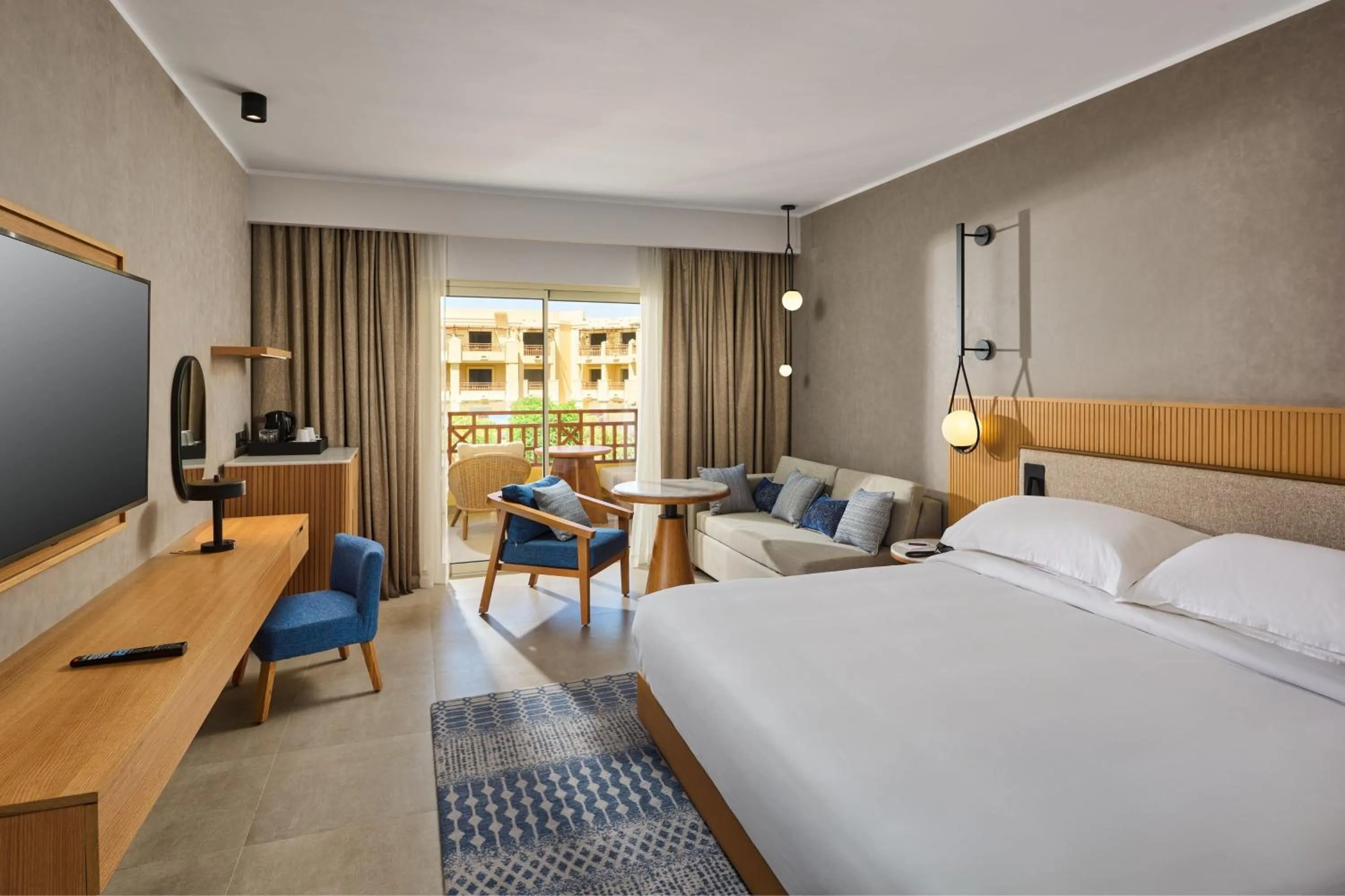 Photo of the whole room, Bed in Sheraton Soma Bay Resort