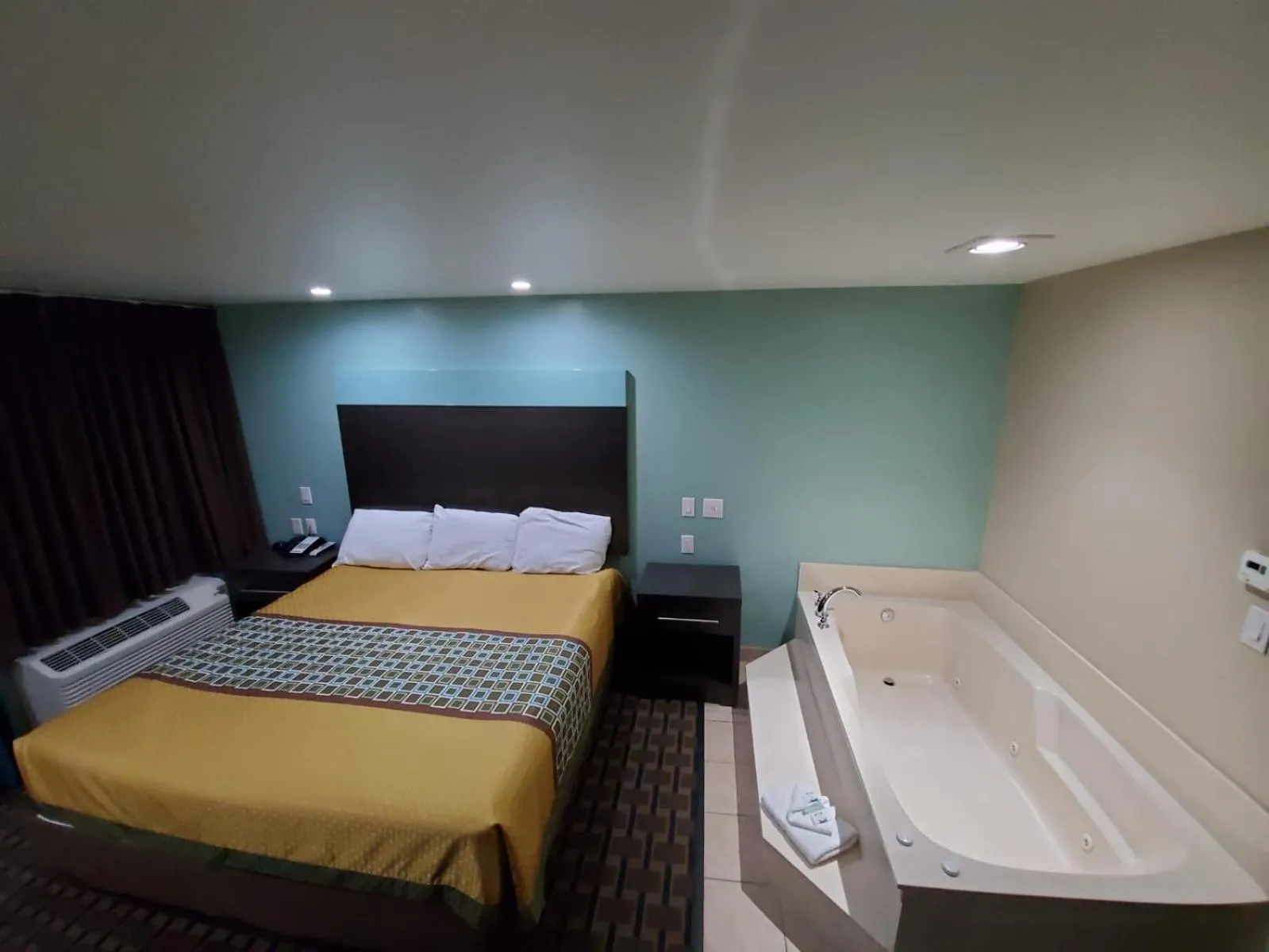 Bed in Scottish Inns White Settlement