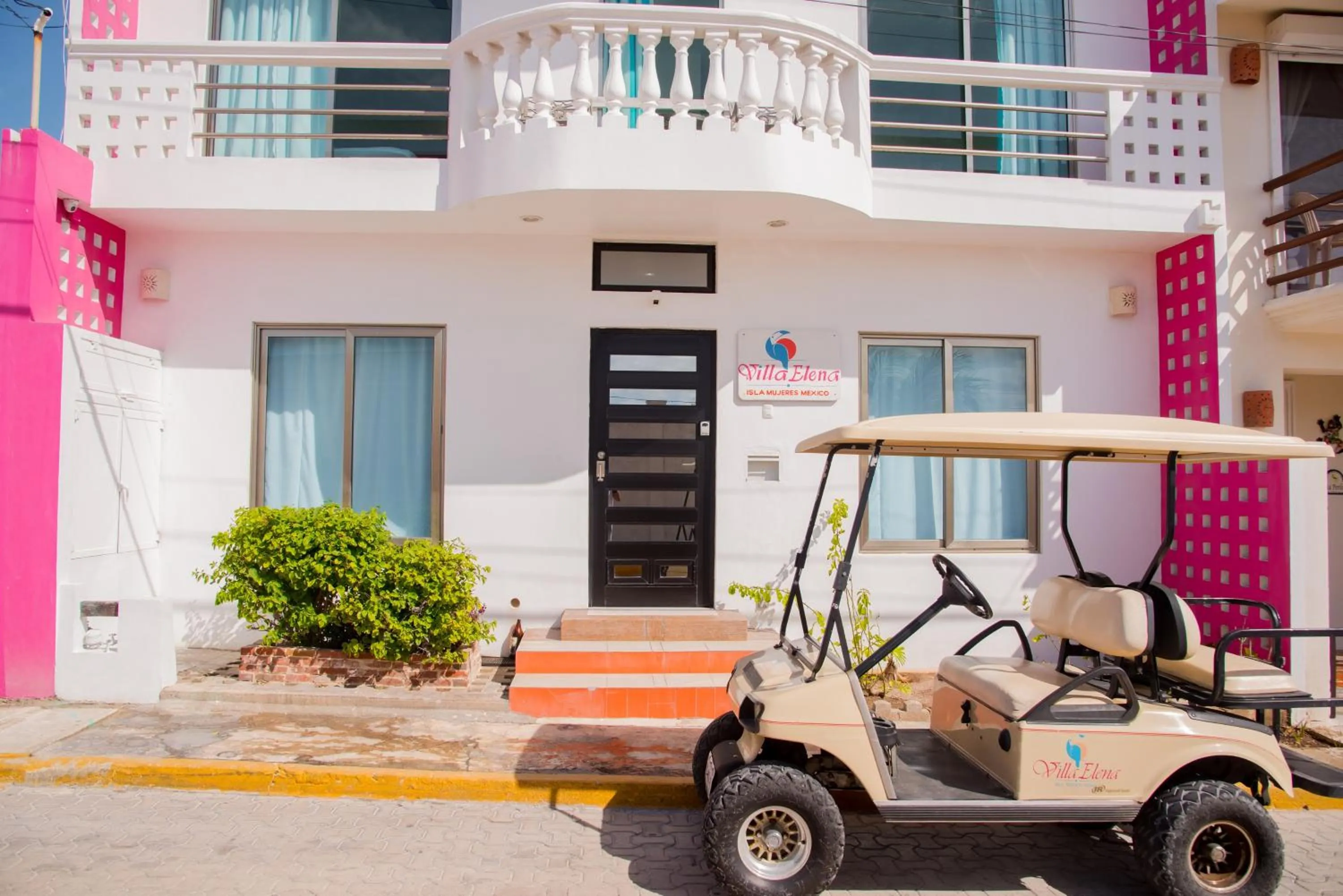 Facade/entrance in Villa Elena Isla Mujeres