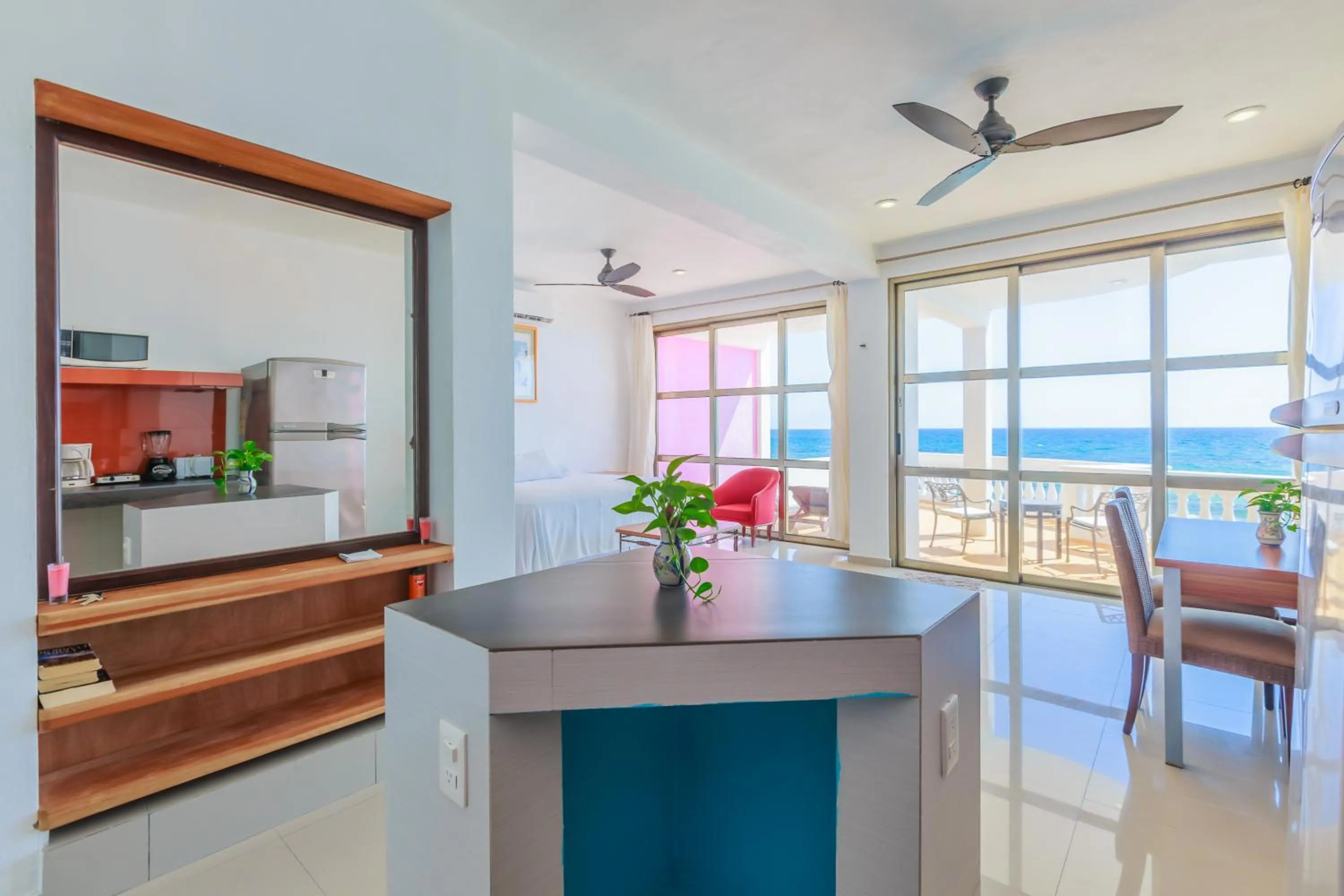 Kitchen or kitchenette in Villa Elena Isla Mujeres