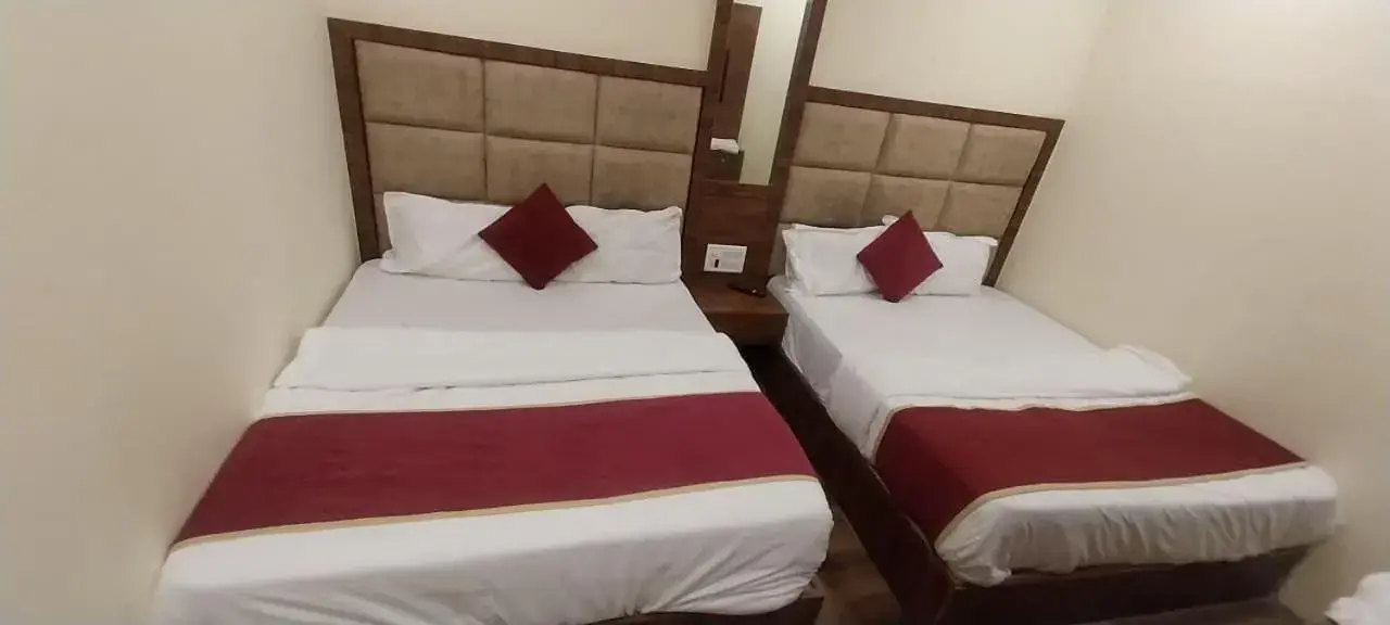 Deluxe Quadruple Room in Hotel Ashirwad Inn Deluxe Quadruple Room in Hotel Ashirwad Inn