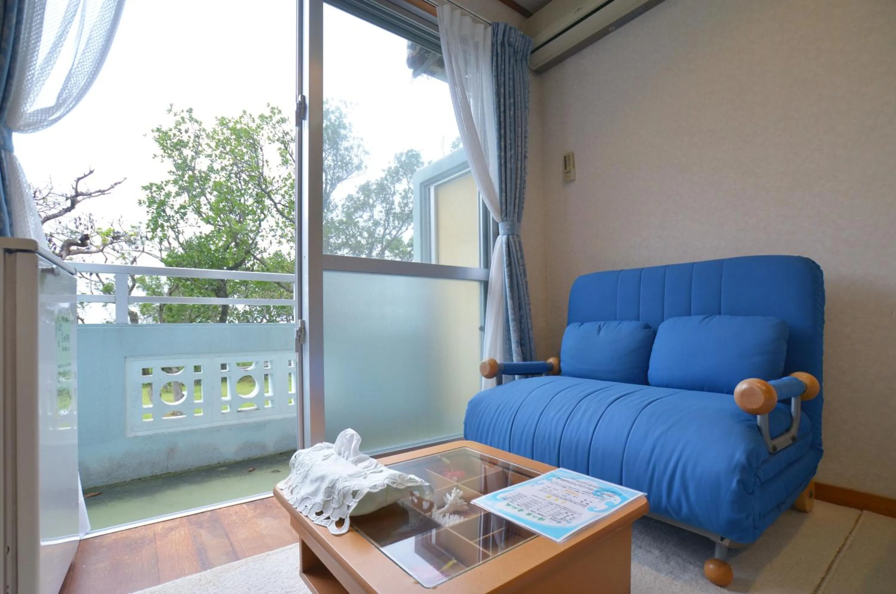 Photo of the whole room in Uminoie Painukaji