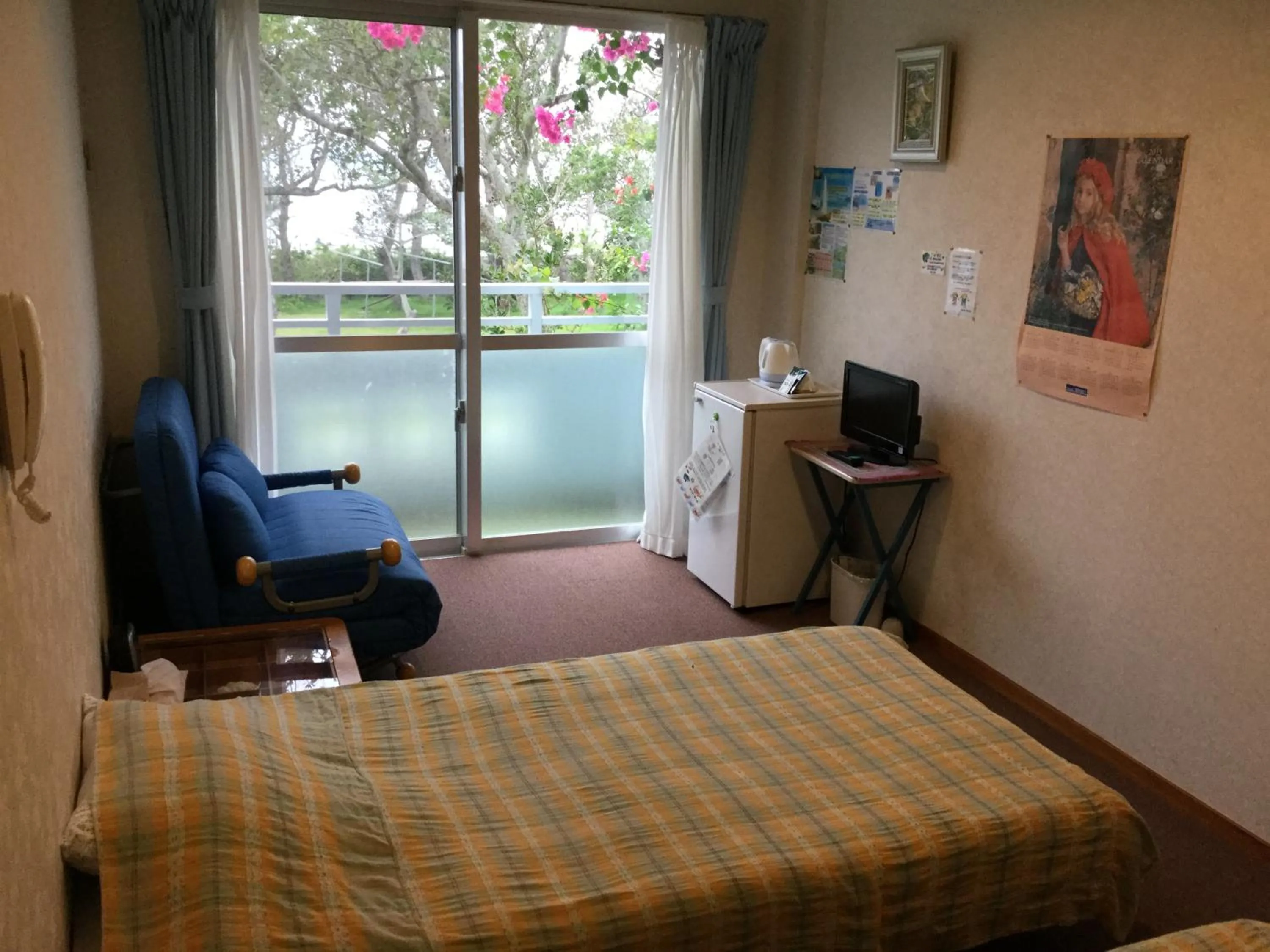 Photo of the whole room, Bed in Uminoie Painukaji