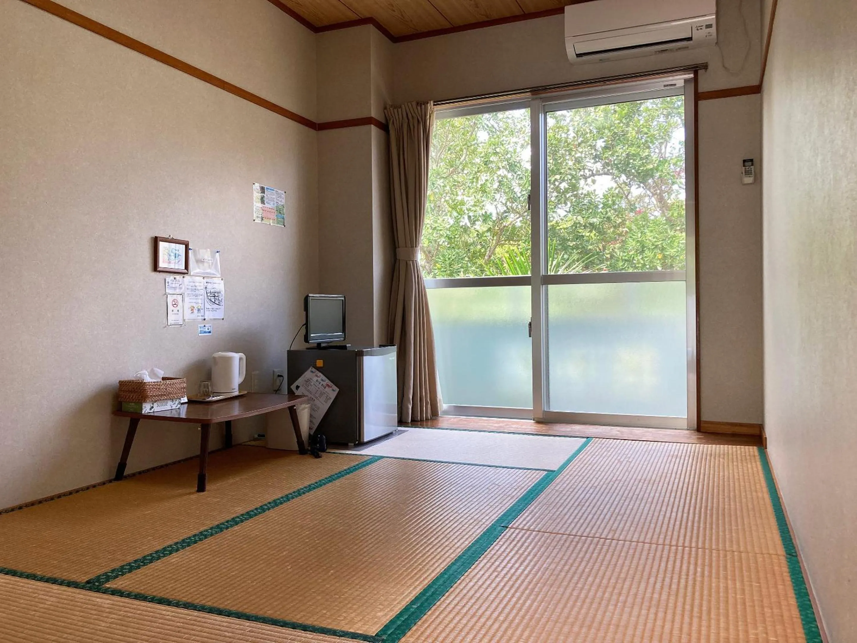 Photo of the whole room in Uminoie Painukaji