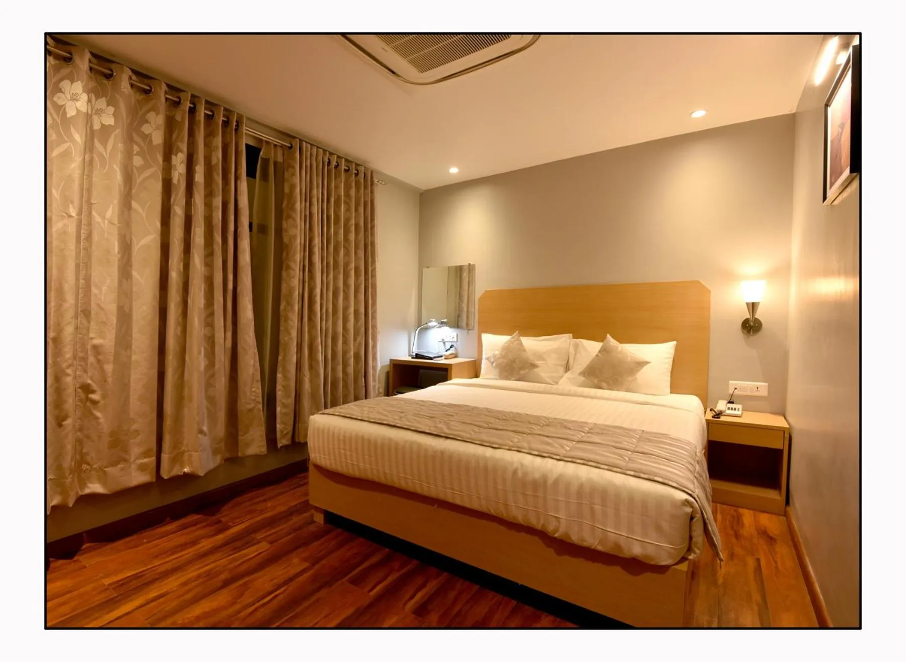 Toilet, Bed in The Prem Beacon, Jodhpur