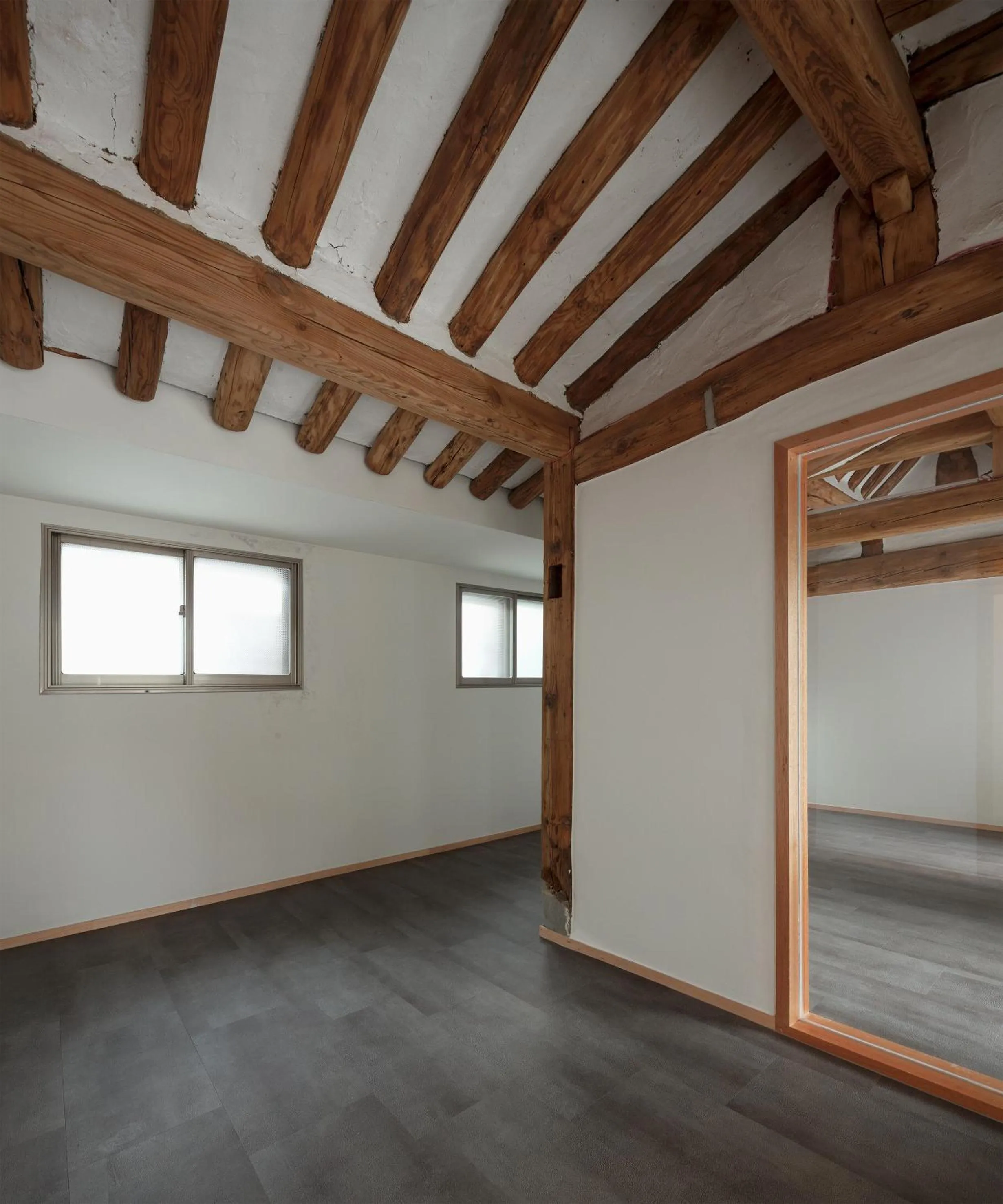 Side Hanok Residence