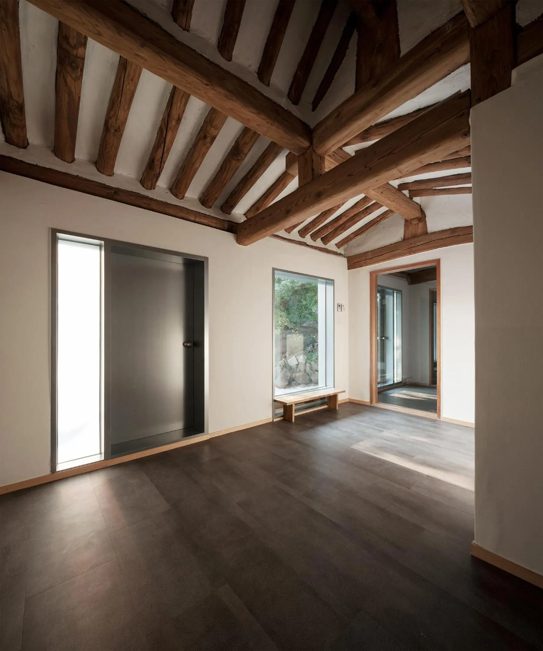 Side Hanok Residence