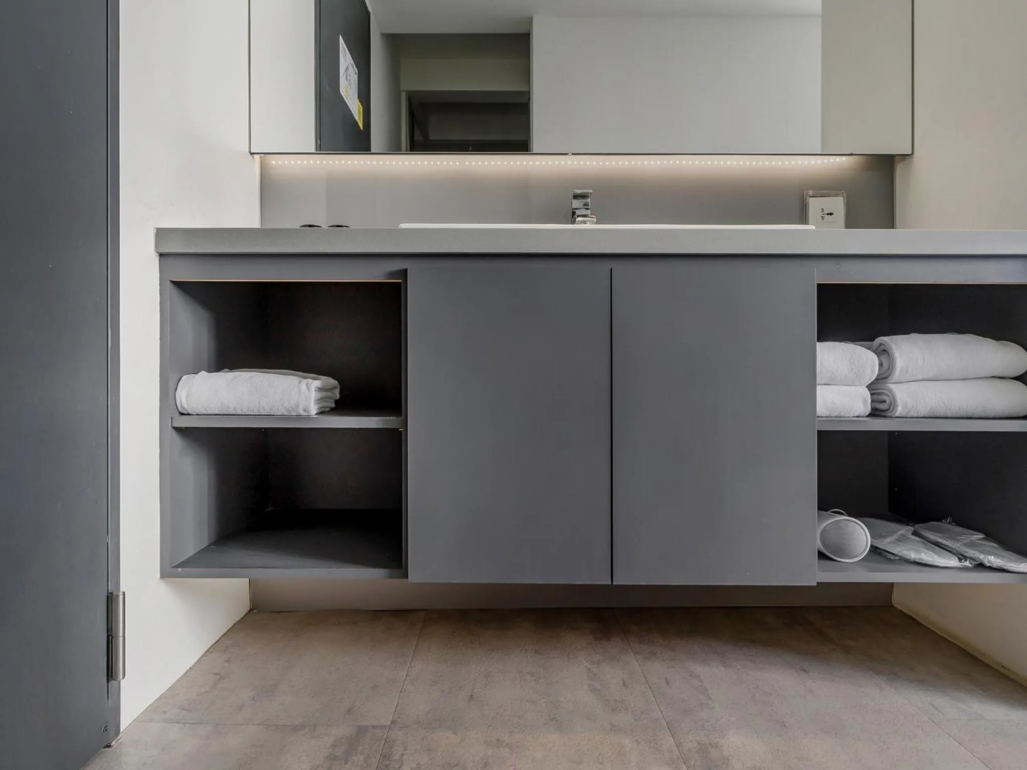 CHECK inn Taichung Liming