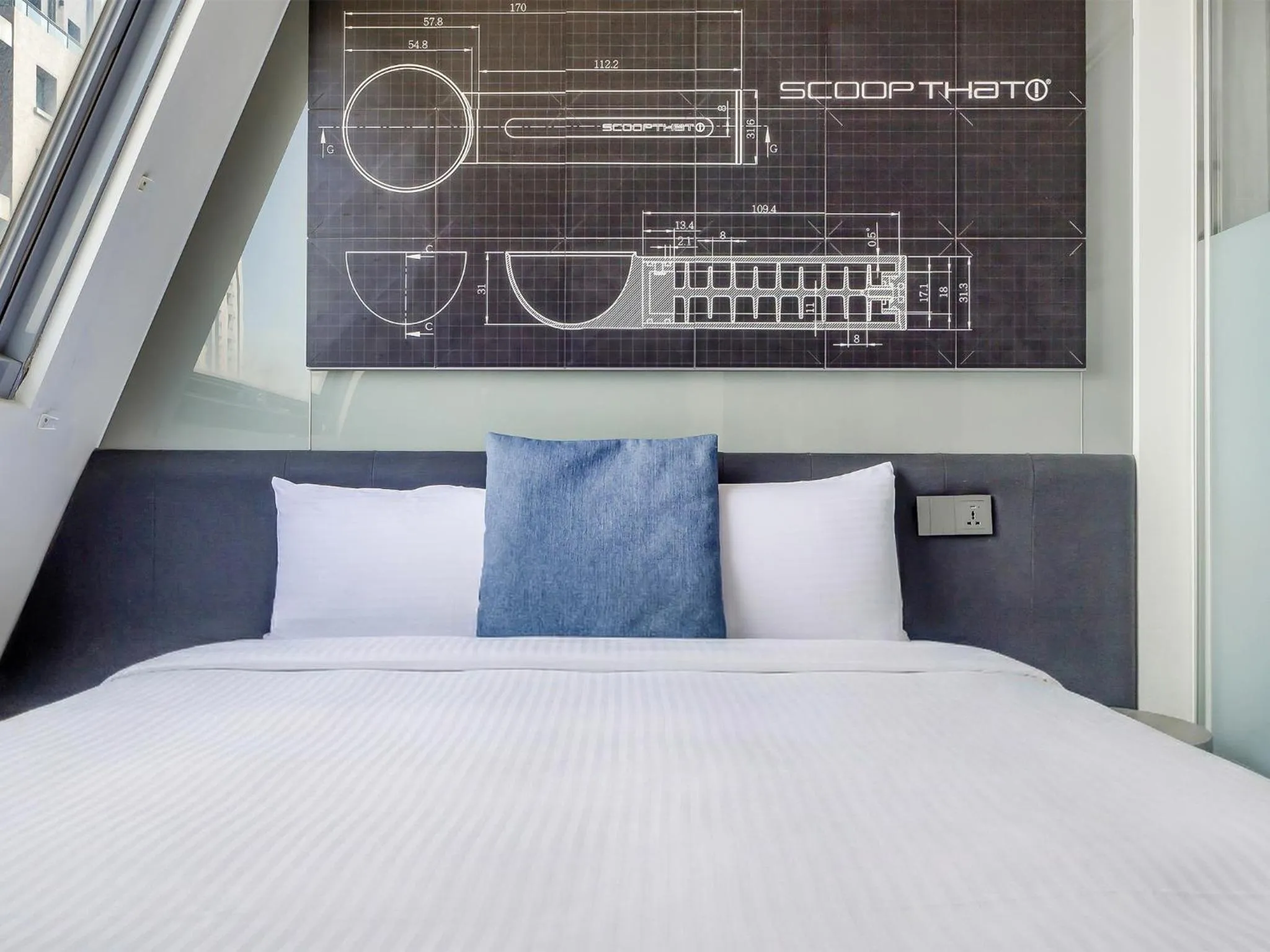 Bed in CHECK inn Taichung Liming