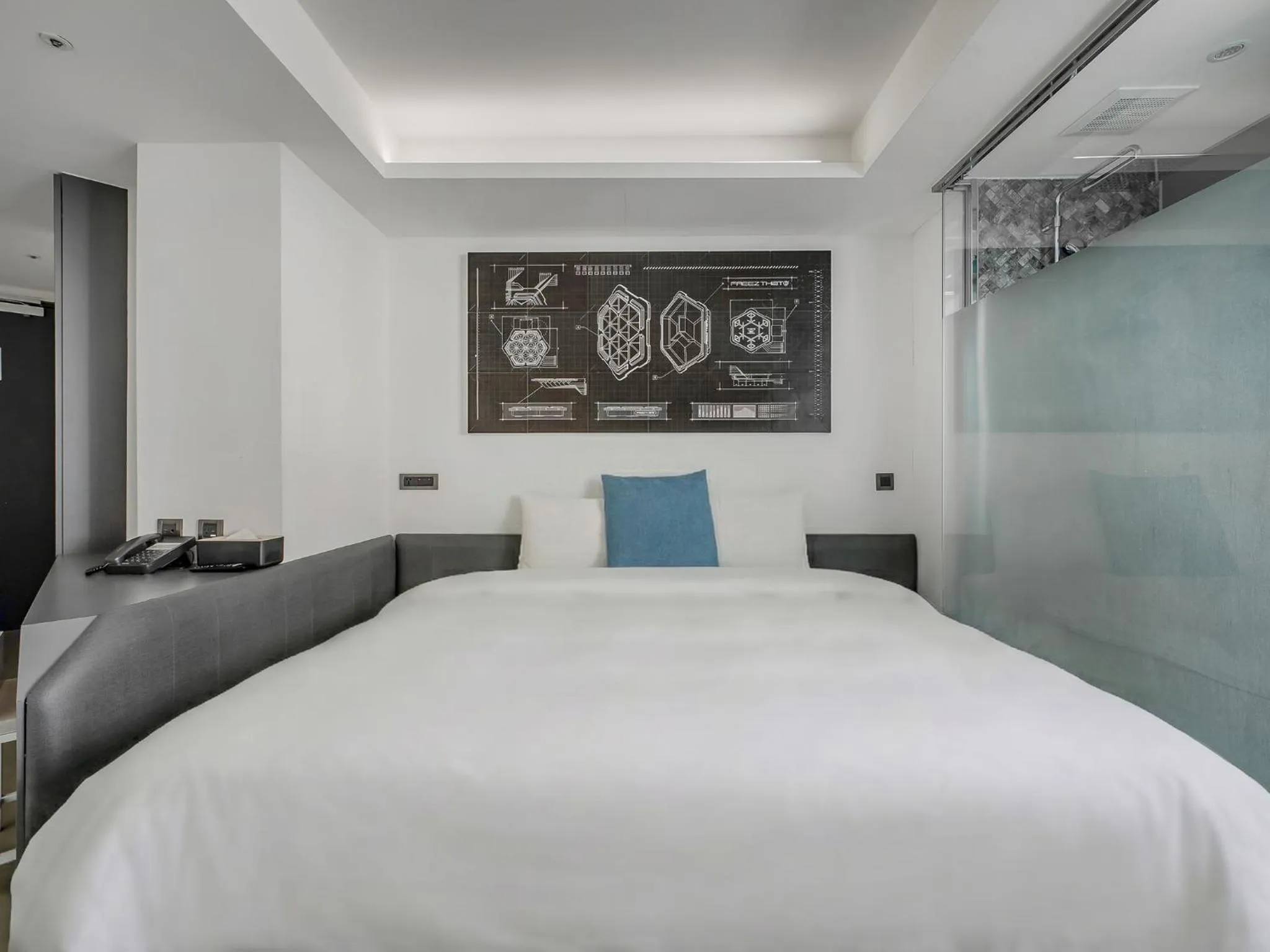 Bed in CHECK inn Taichung Liming