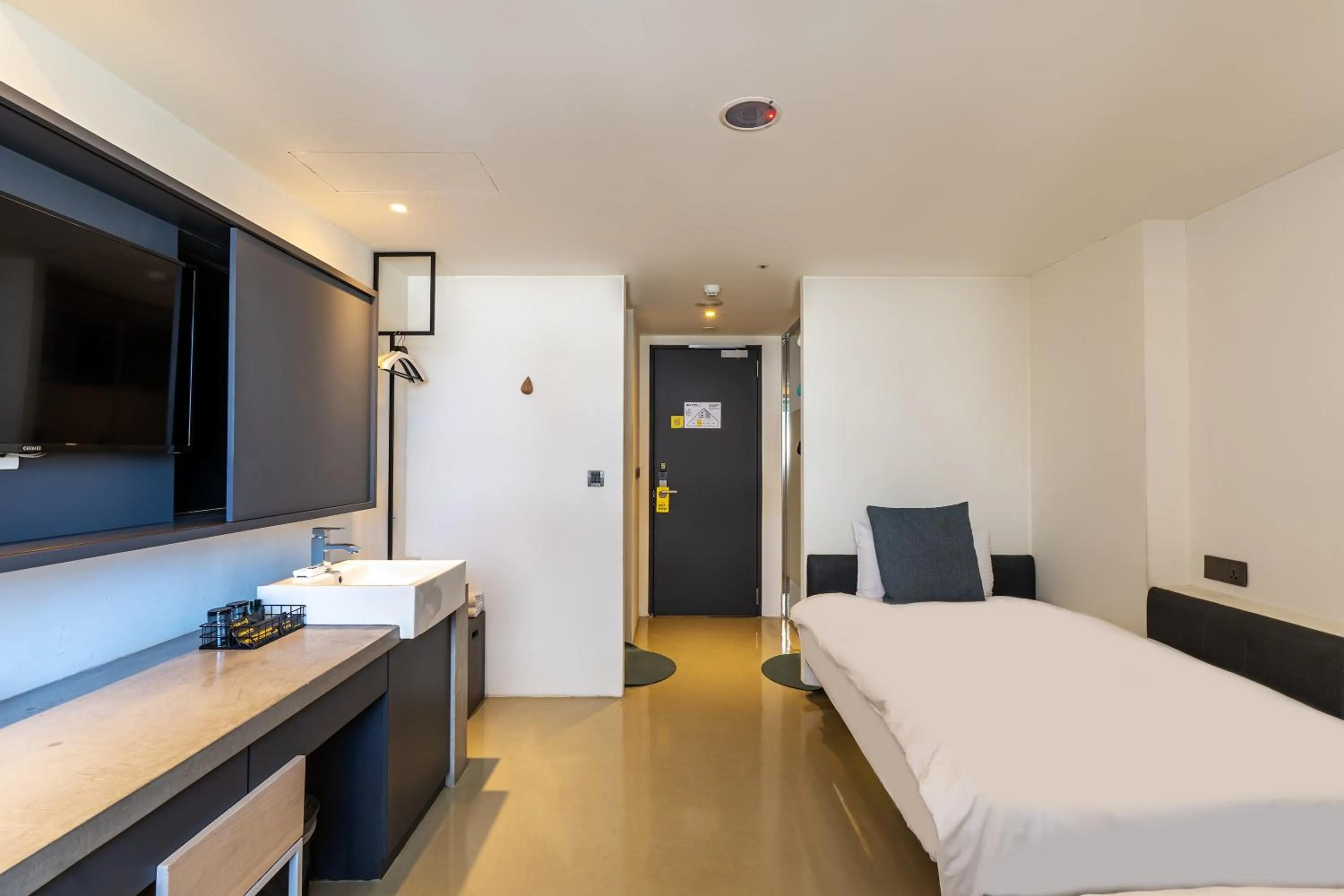 Bedroom, Bed in CHECK inn Taichung Liming