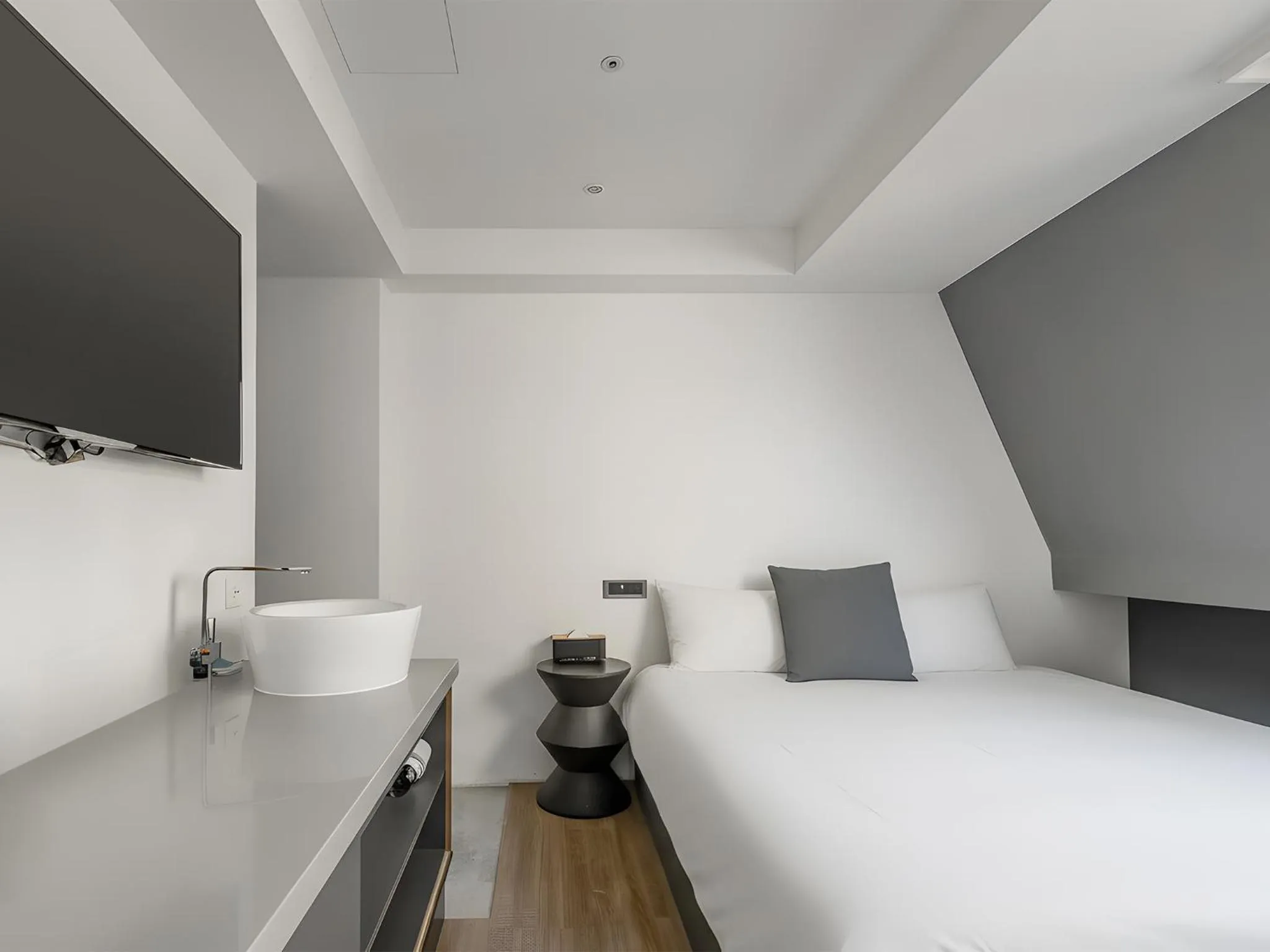 Bed in CHECK inn Taichung Liming