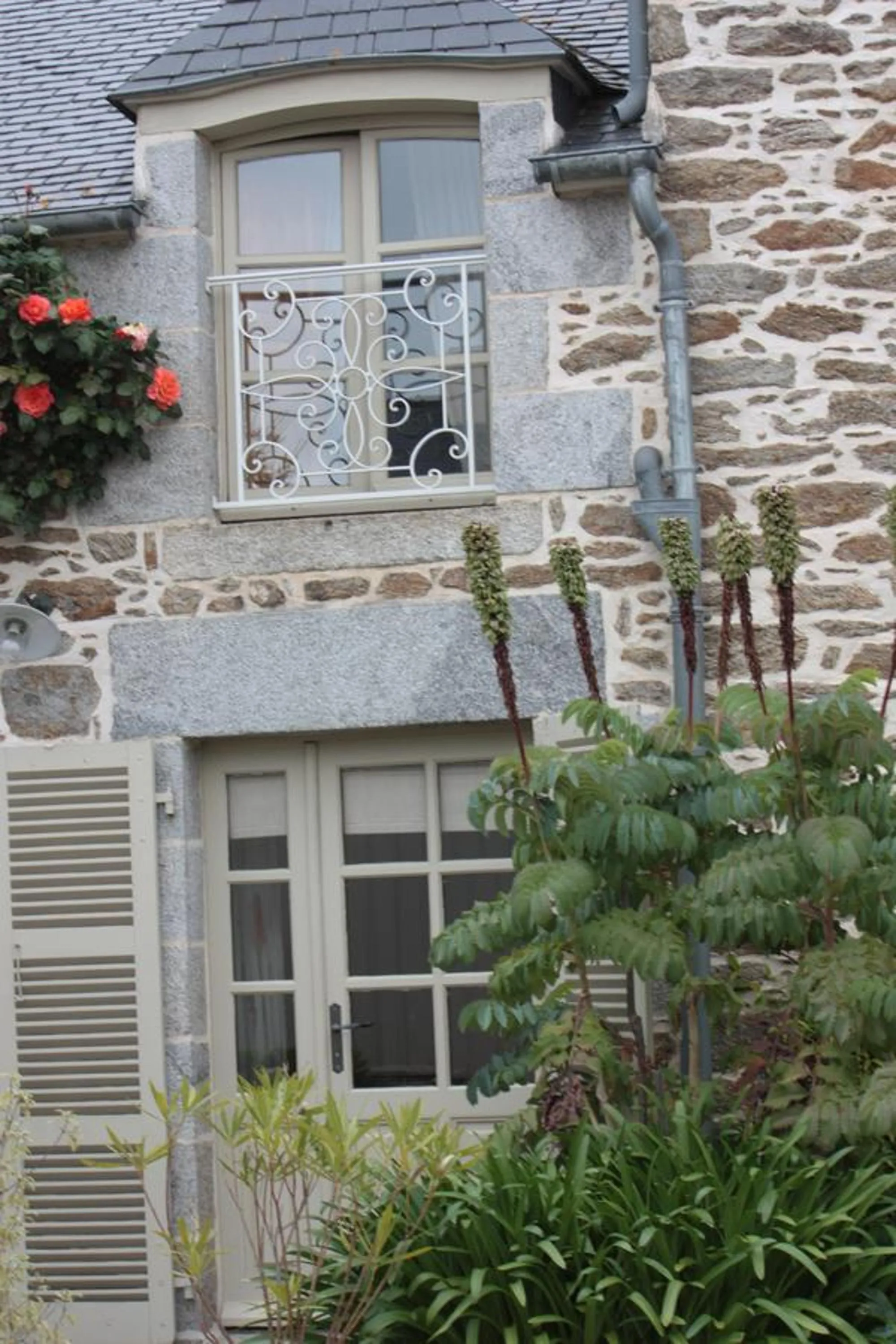 Facade/entrance in Le Berceul