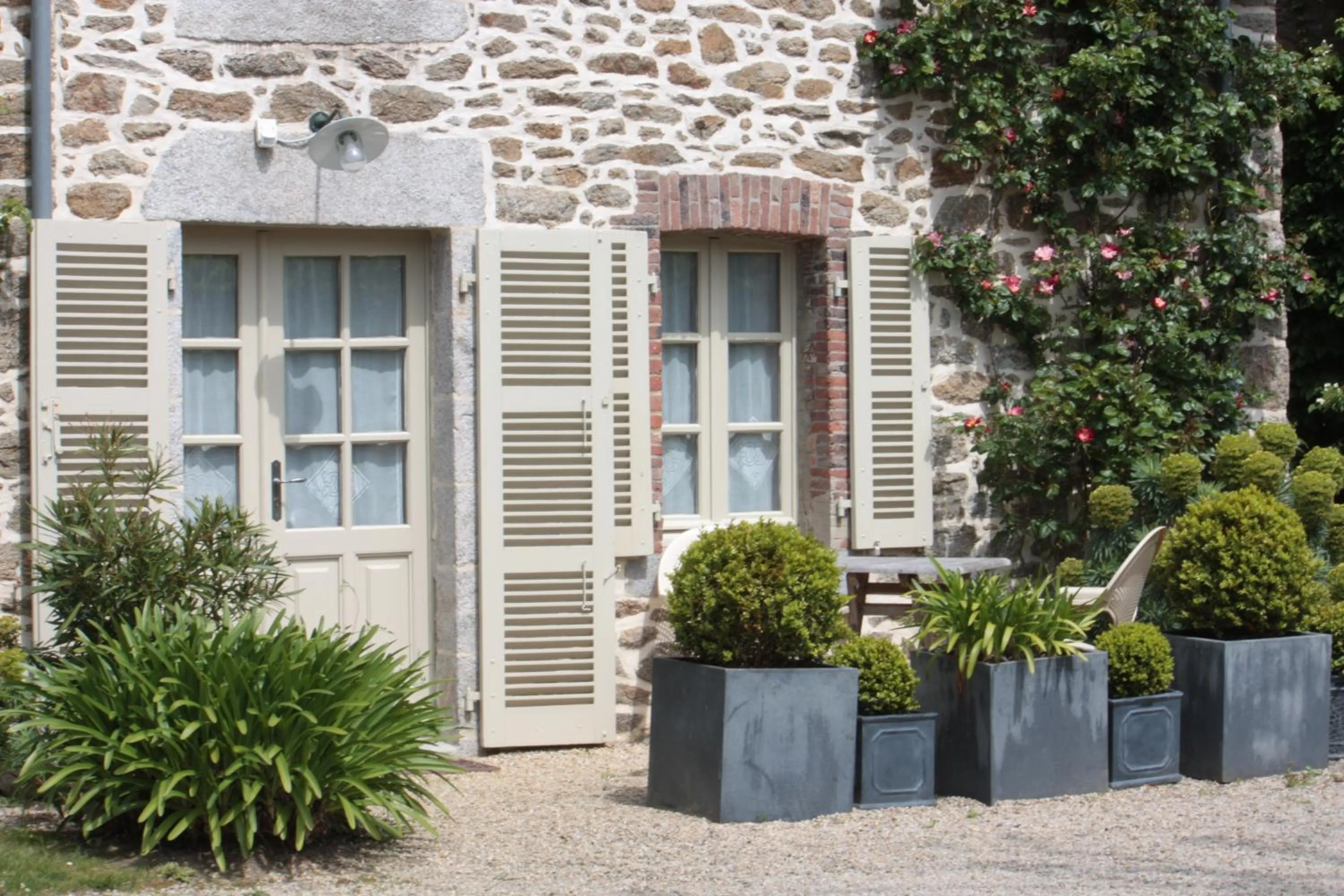 Facade/entrance in Le Berceul