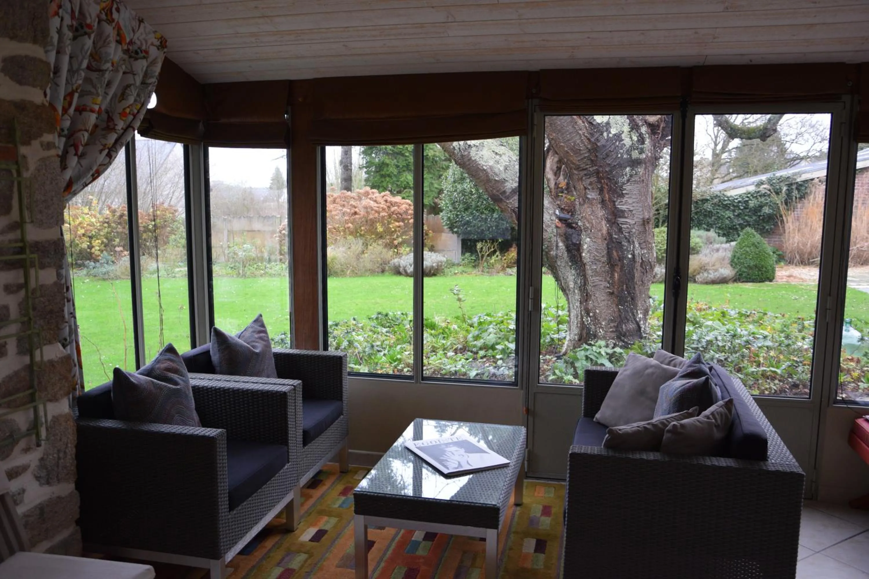 Communal lounge/ TV room in Le Berceul