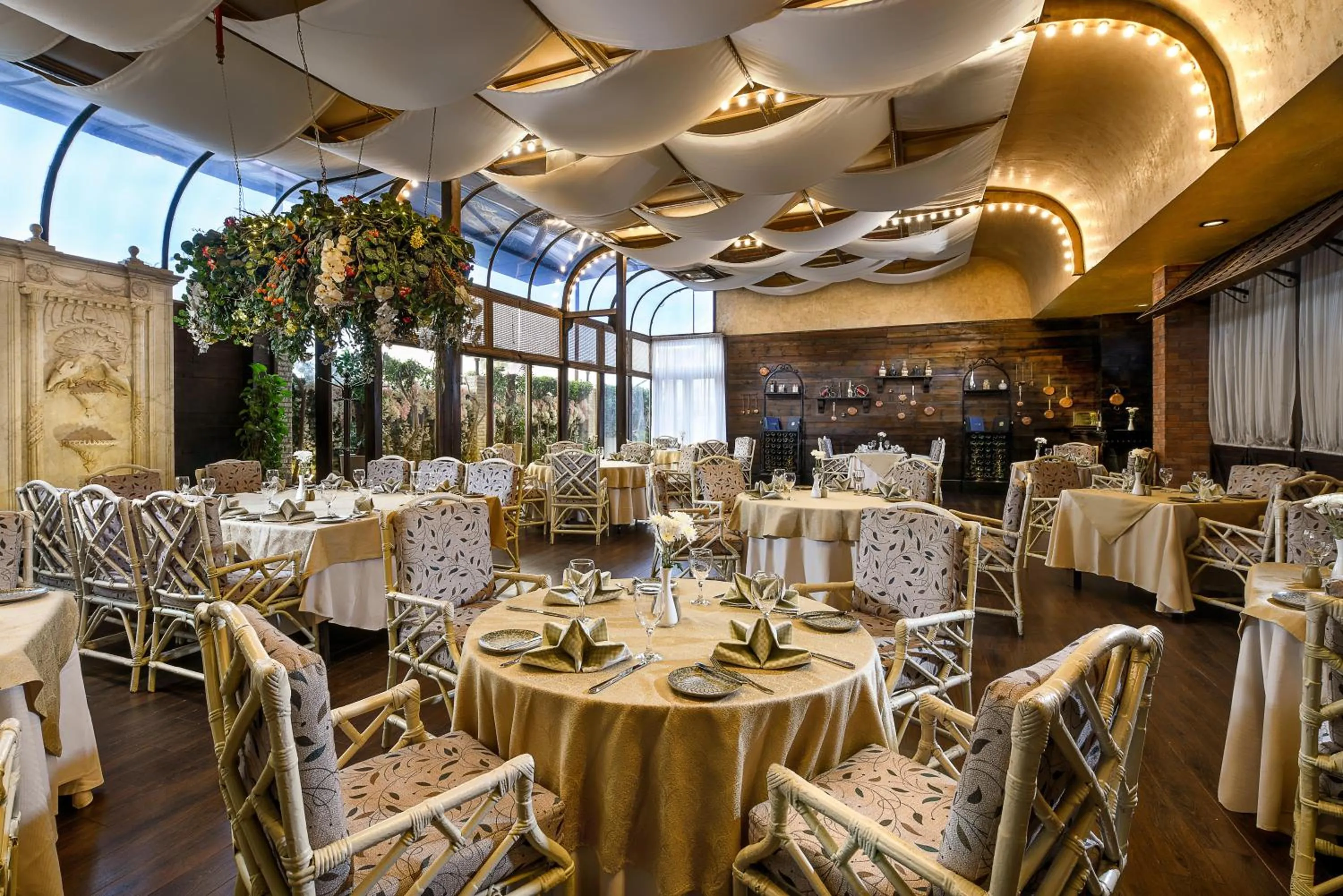 Restaurant/places to eat in Sonesta Hotel Tower & Casino Cairo