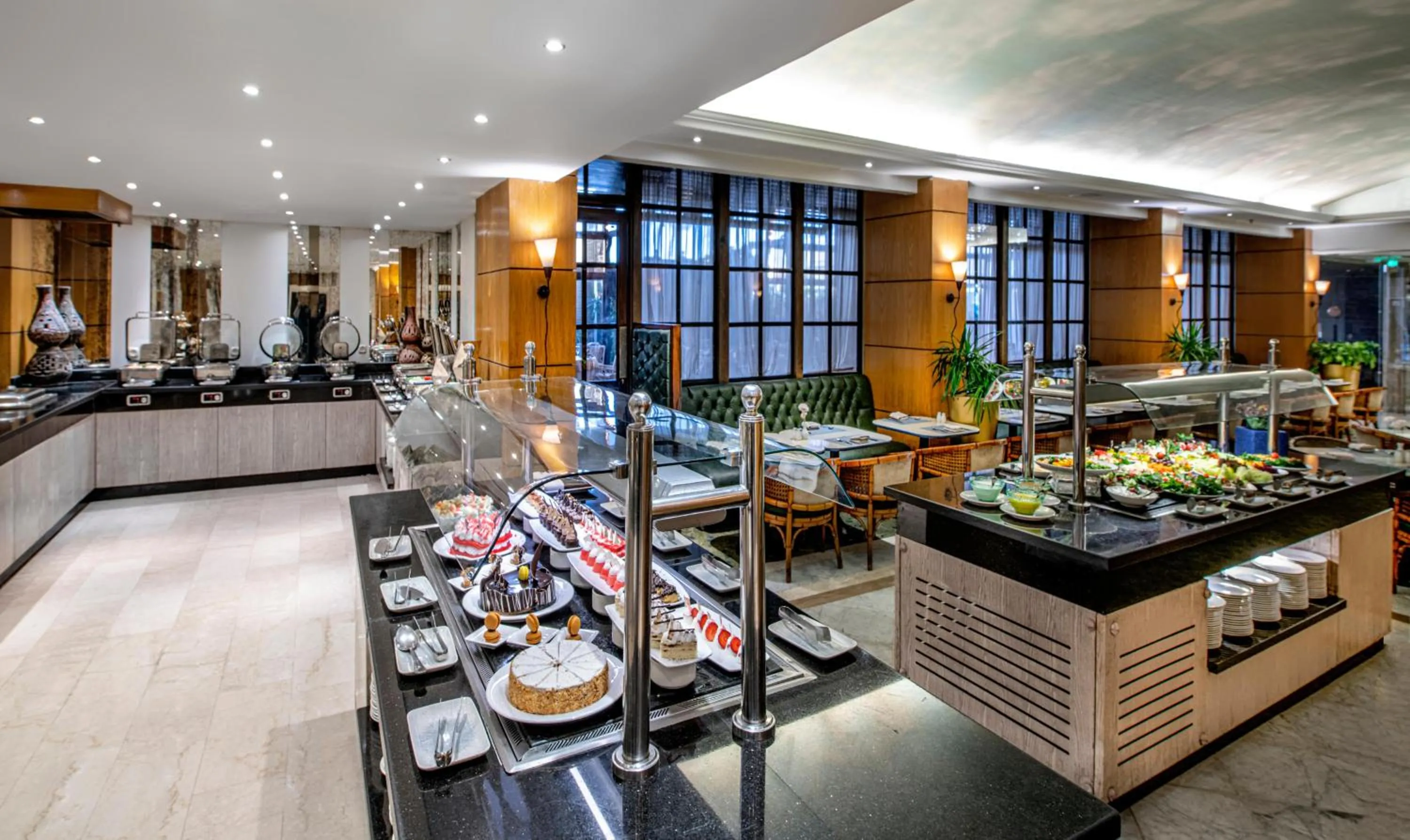 Restaurant/places to eat in Sonesta Hotel Tower & Casino Cairo