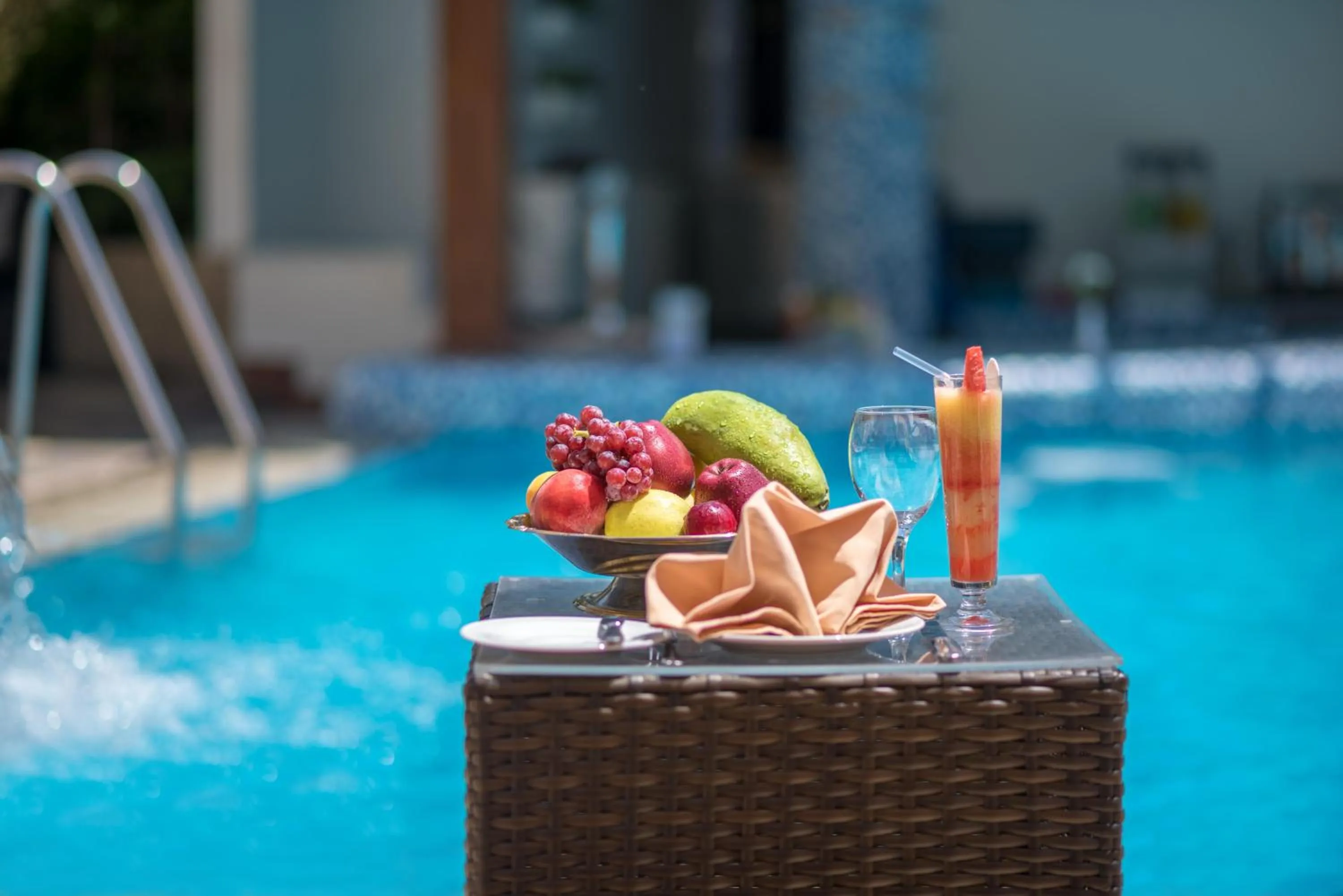 Swimming pool in Sonesta Hotel Tower & Casino Cairo