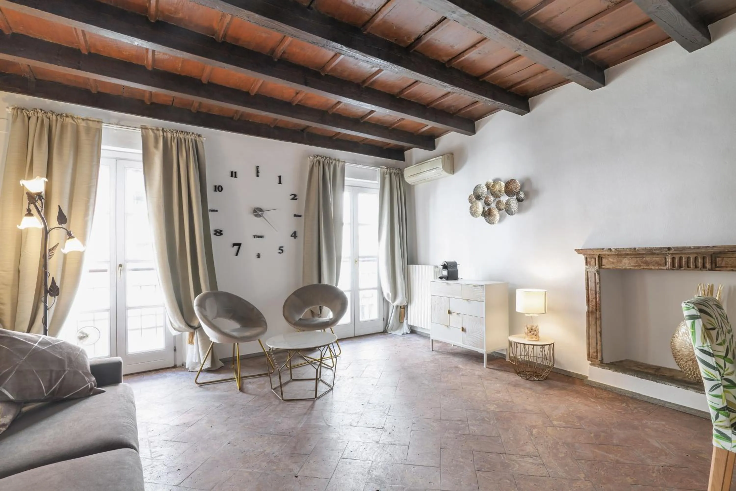 Decorative detail in Mila Apartments Magenta