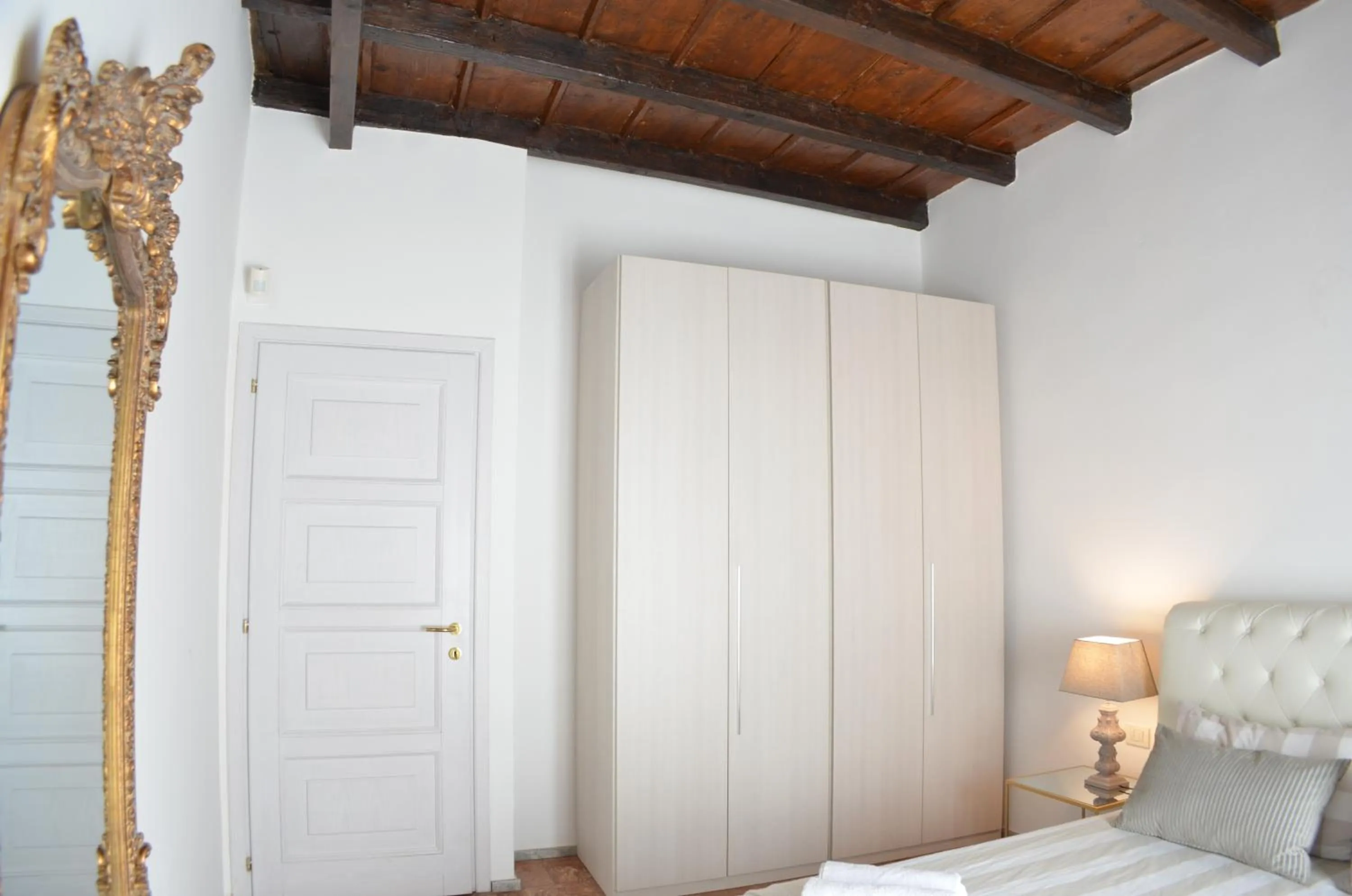 Bedroom, Bed in Mila Apartments Magenta