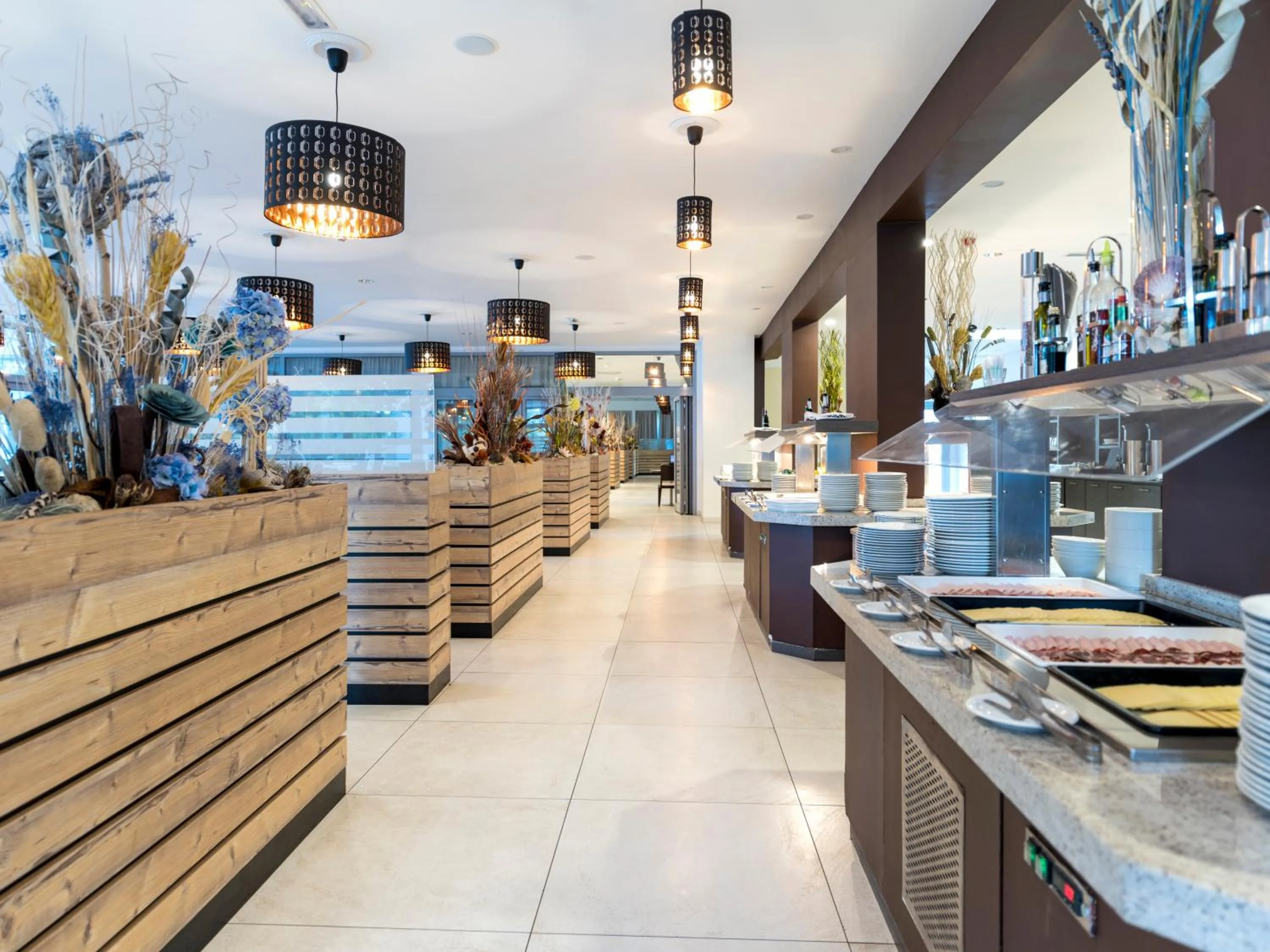 Restaurant/places to eat in Crvena Luka Resort