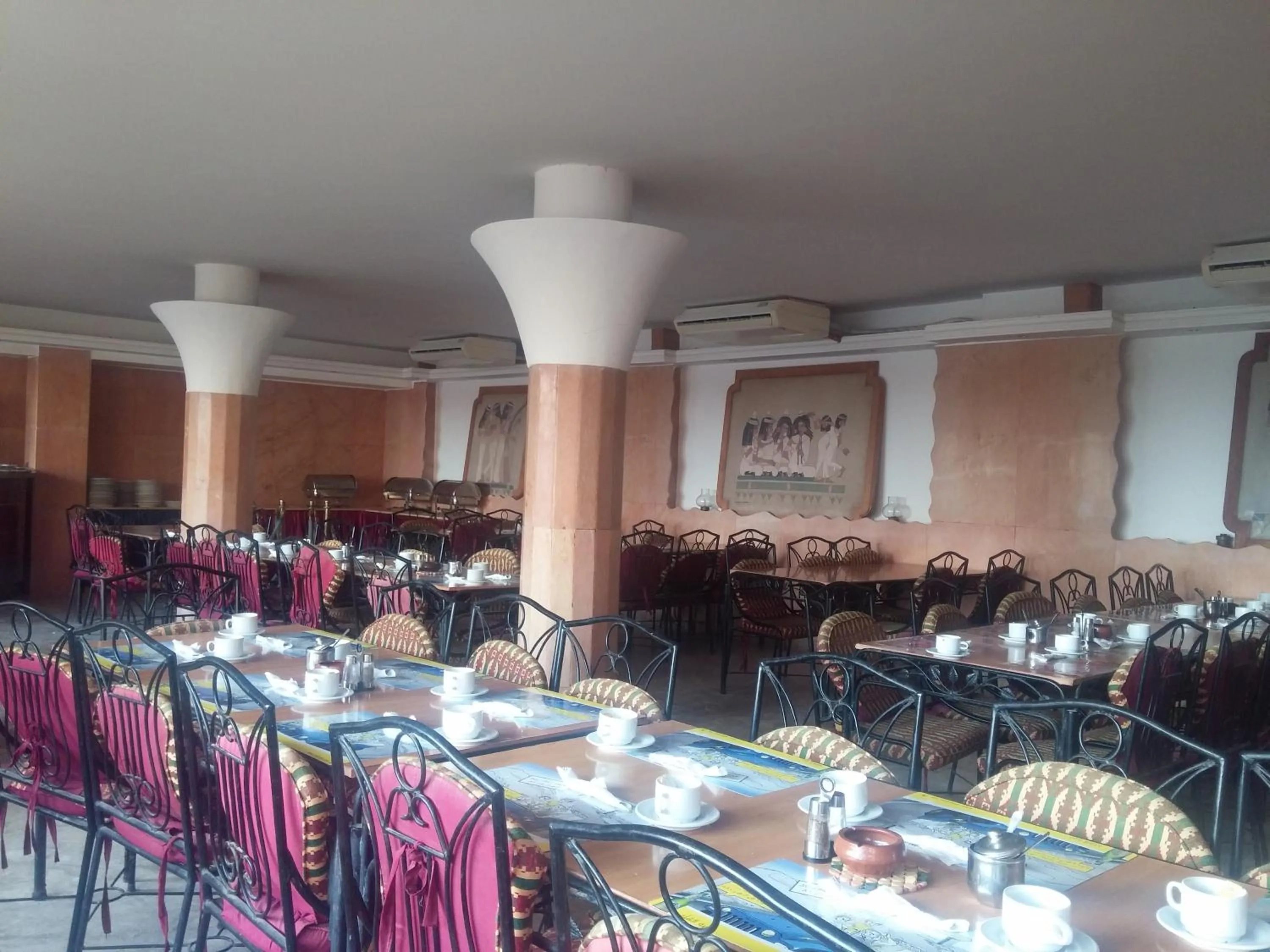 Restaurant/places to eat in Ciao Hotel