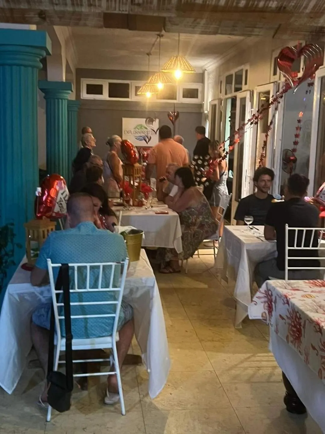 Restaurant/places to eat in Explora Prestige